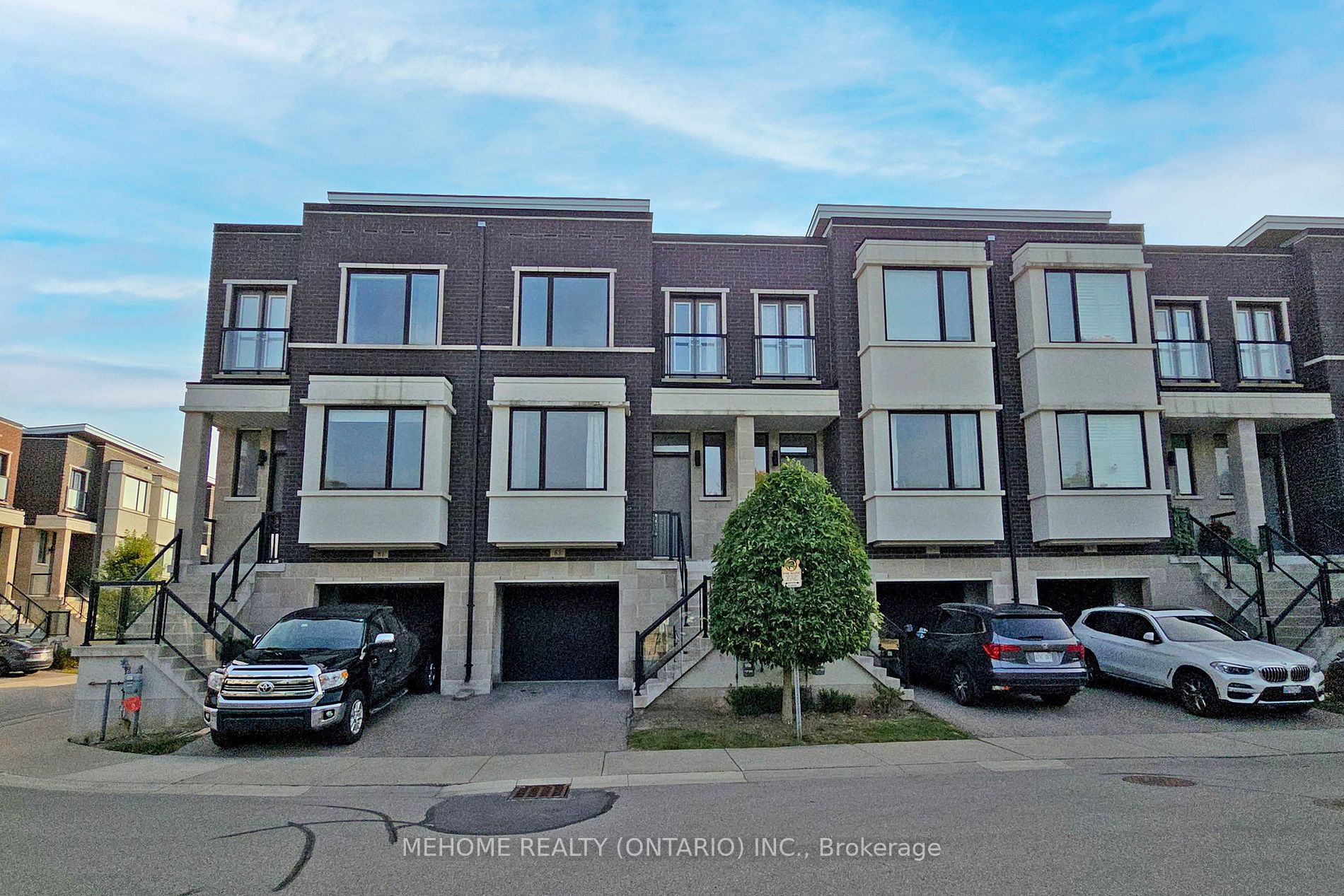 Att/Row/Twnhouse house for sale at 83 Genuine Lane Richmond Hill Ontario