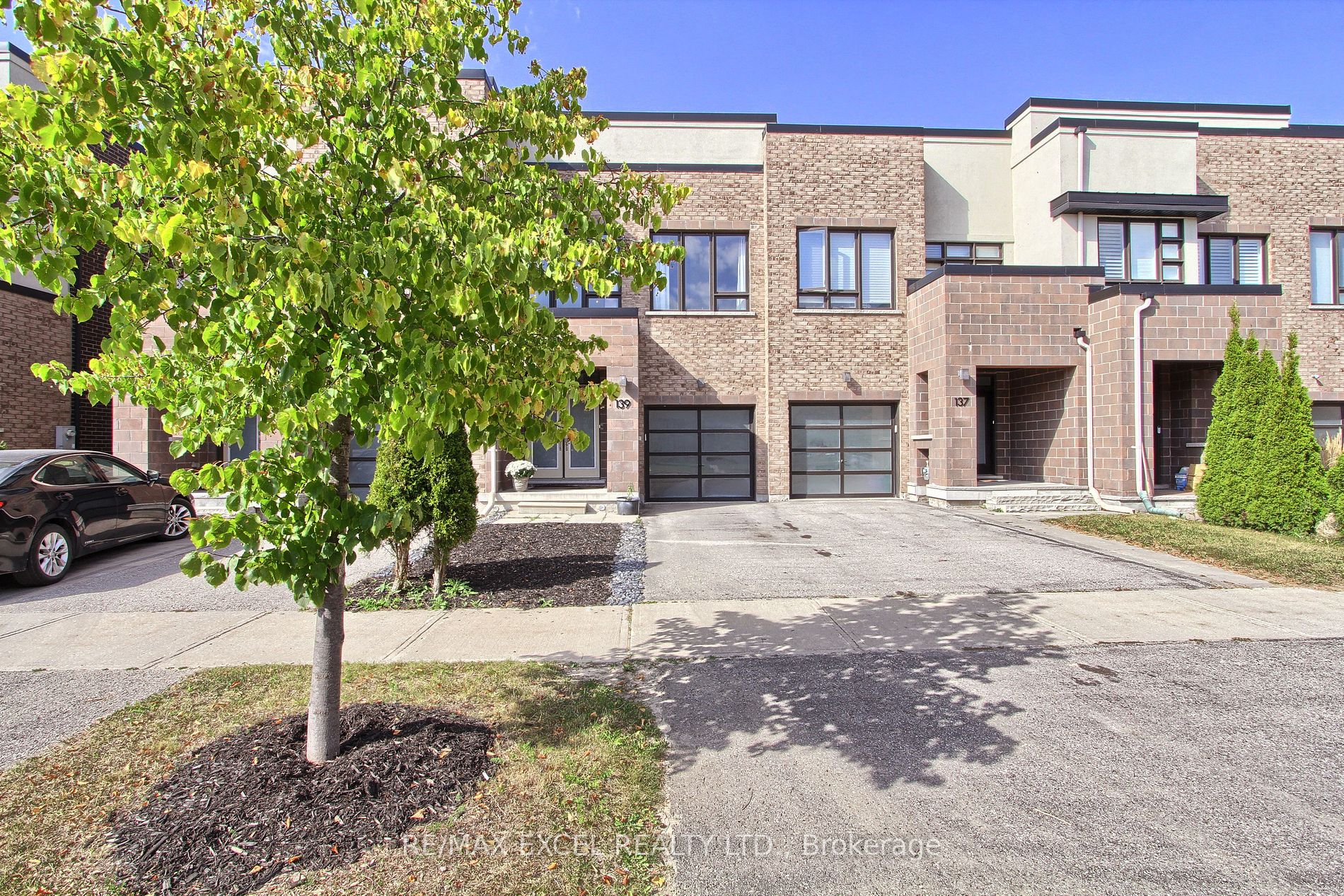 Att/Row/Twnhouse house for sale at 139 Dariole Dr Richmond Hill Ontario