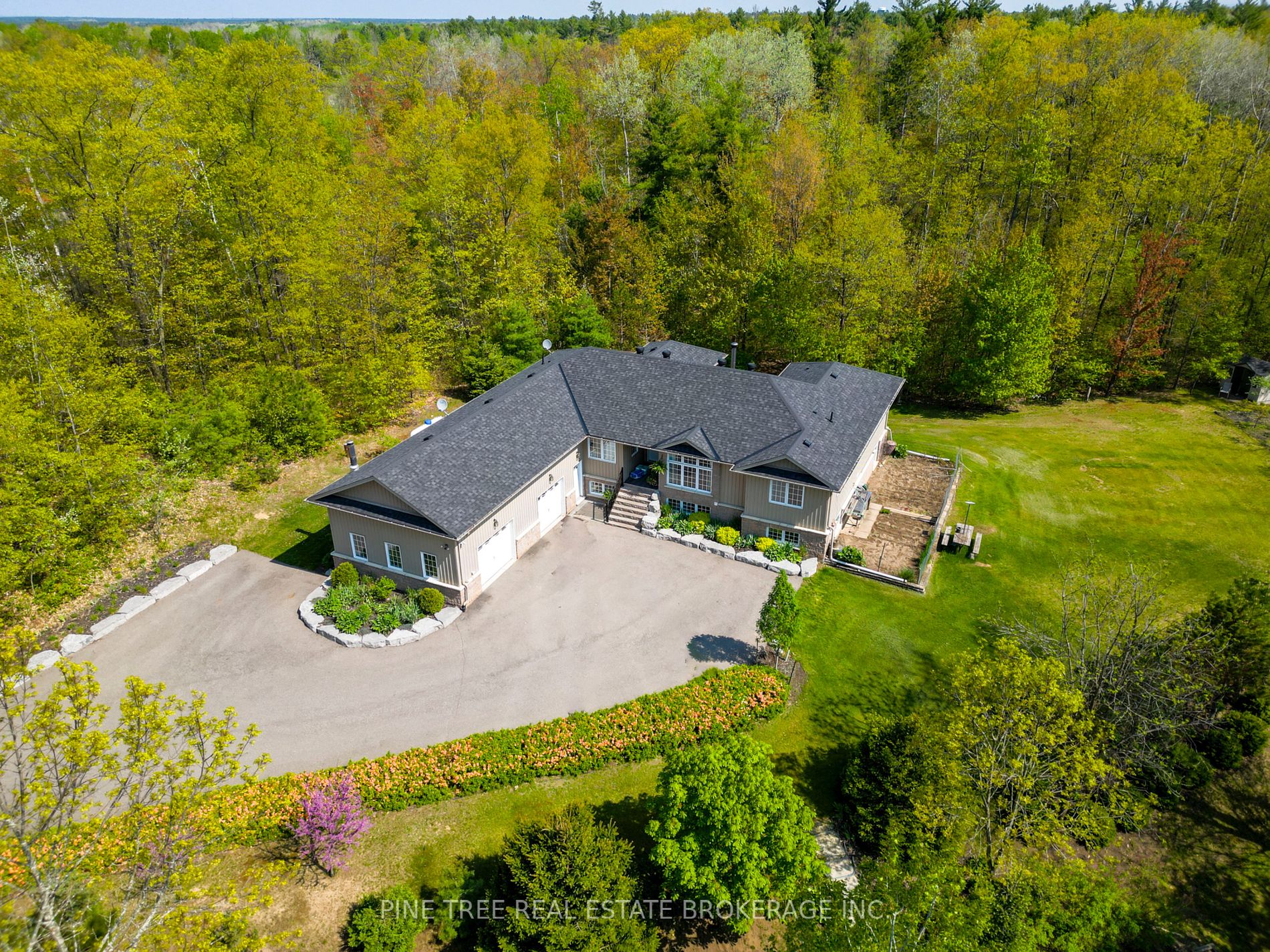 Detached house for sale at 6975 Ortona Rd Essa Ontario