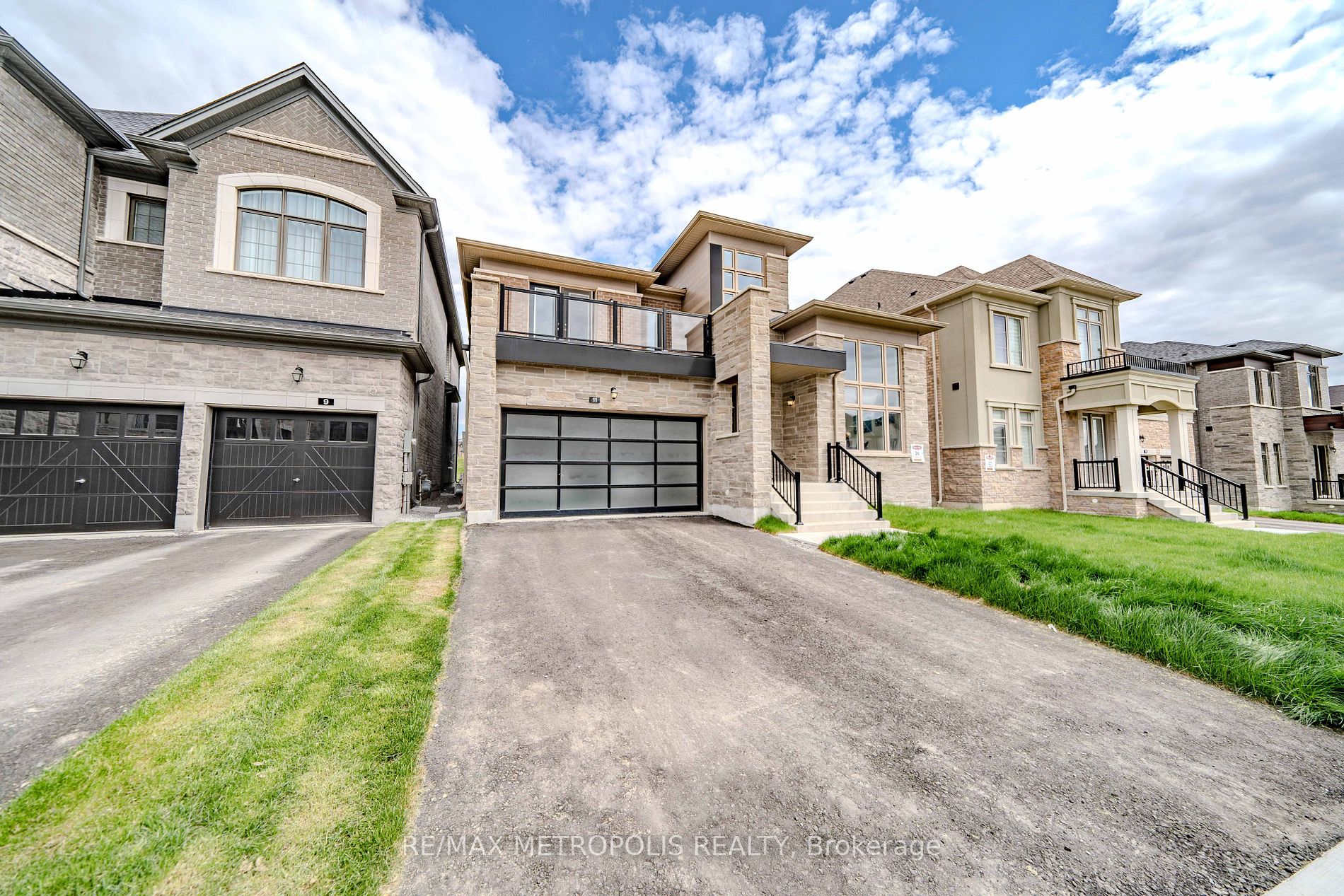 Detached house for sale at 11 Upbound Crt East Gwillimbury Ontario