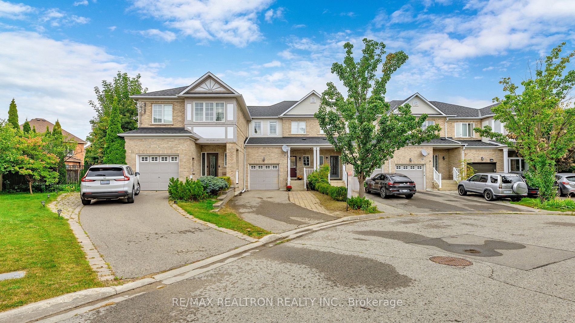 Att/Row/Twnhouse house for sale at 102 LOWTHER Ave Richmond Hill Ontario