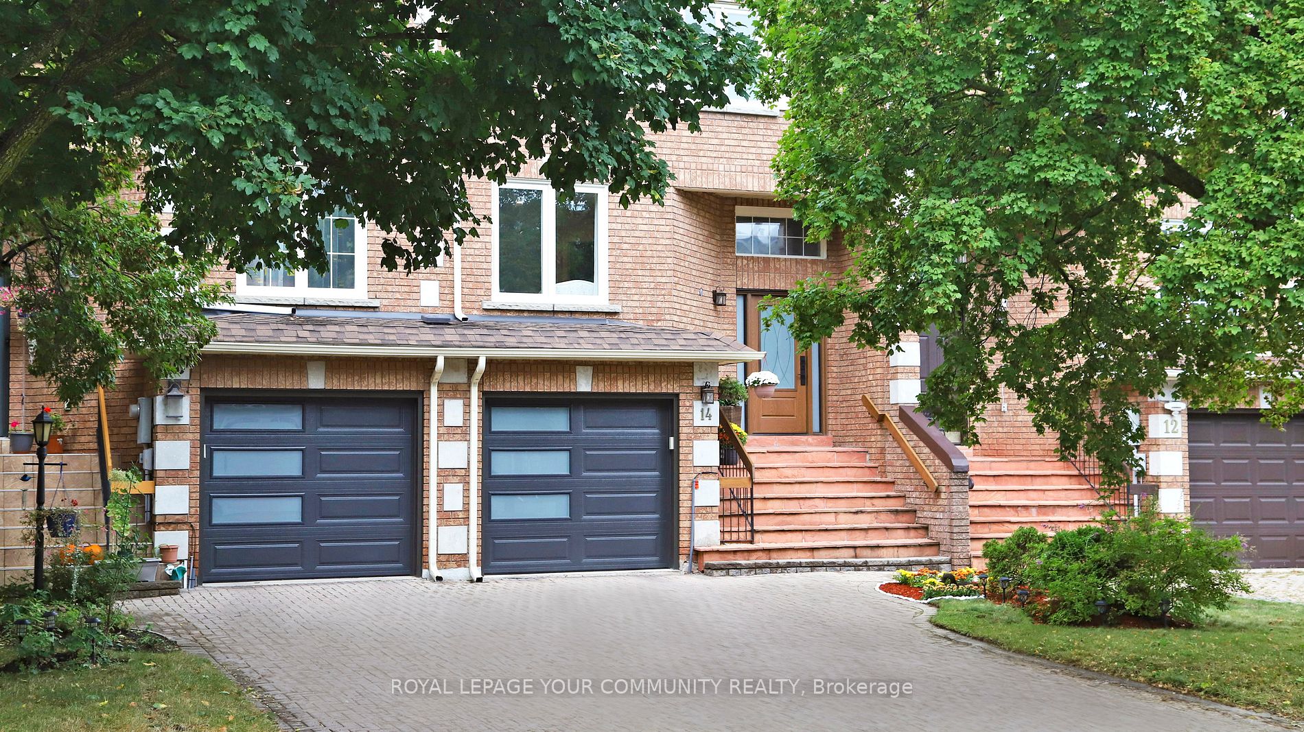 Att/Row/Twnhouse house for sale at 14 Royal Manor Cres Richmond Hill Ontario