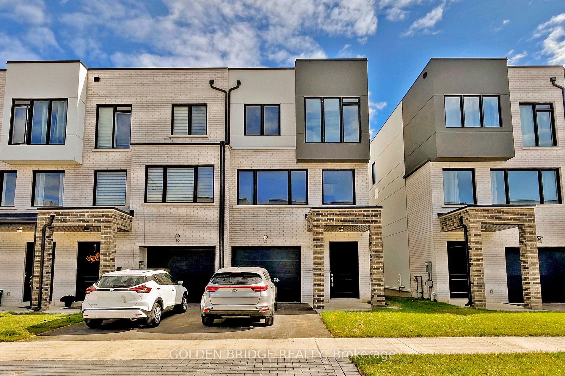 Att/Row/Twnhouse house for sale at 21 Persica St Richmond Hill Ontario