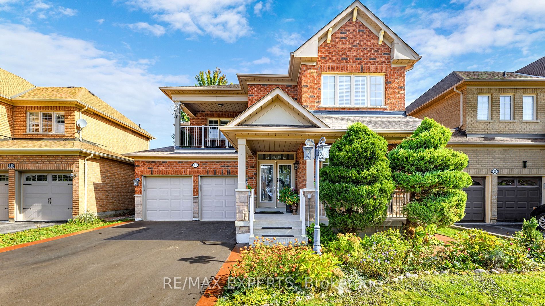 Detached house for sale at 21 Kingshill Rd Richmond Hill Ontario