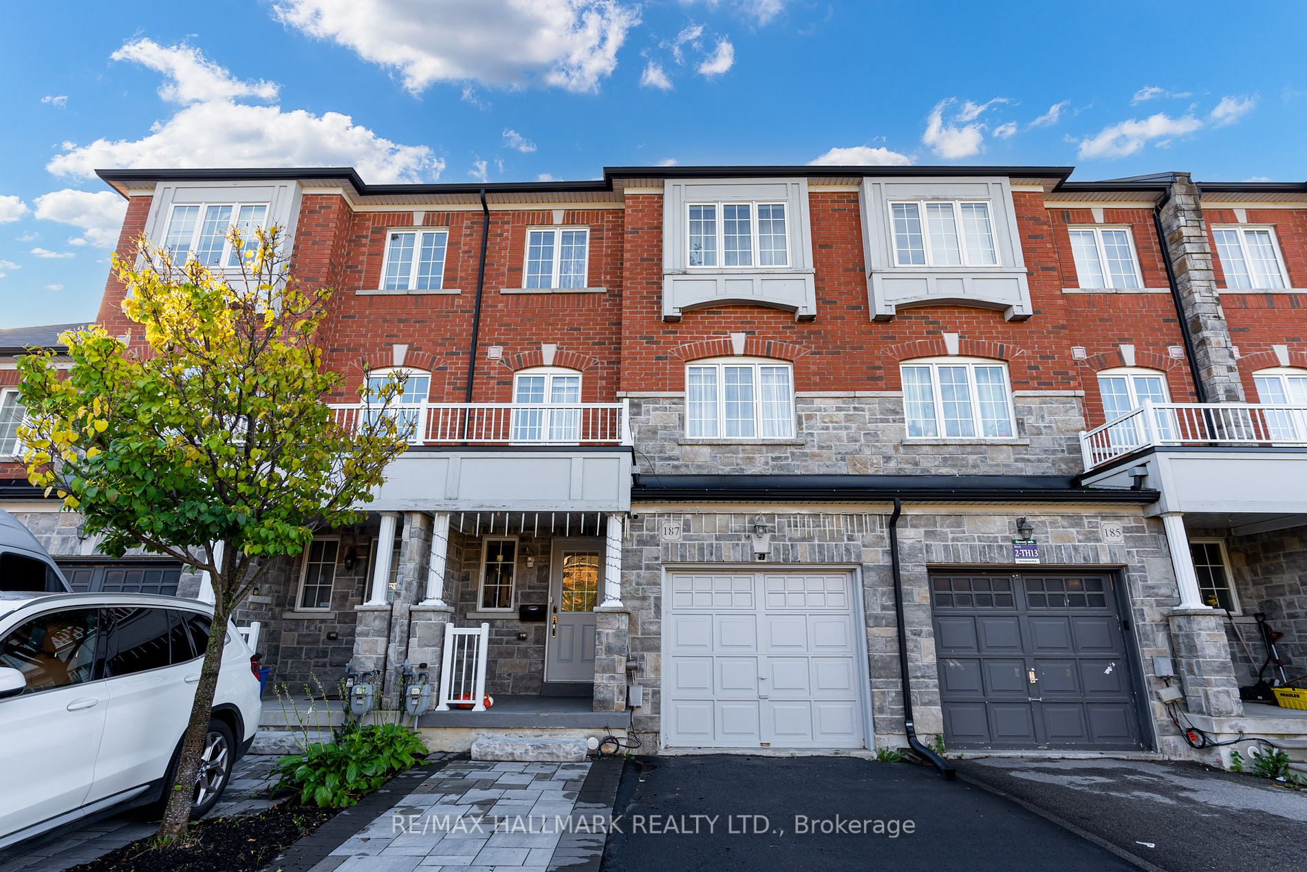 Att/Row/Twnhouse house for sale at 187 Hawkview Blvd Vaughan Ontario