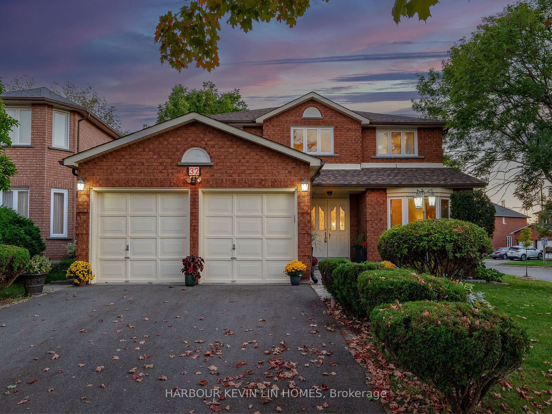 Detached house for sale at 32 Queens College Dr Richmond Hill Ontario