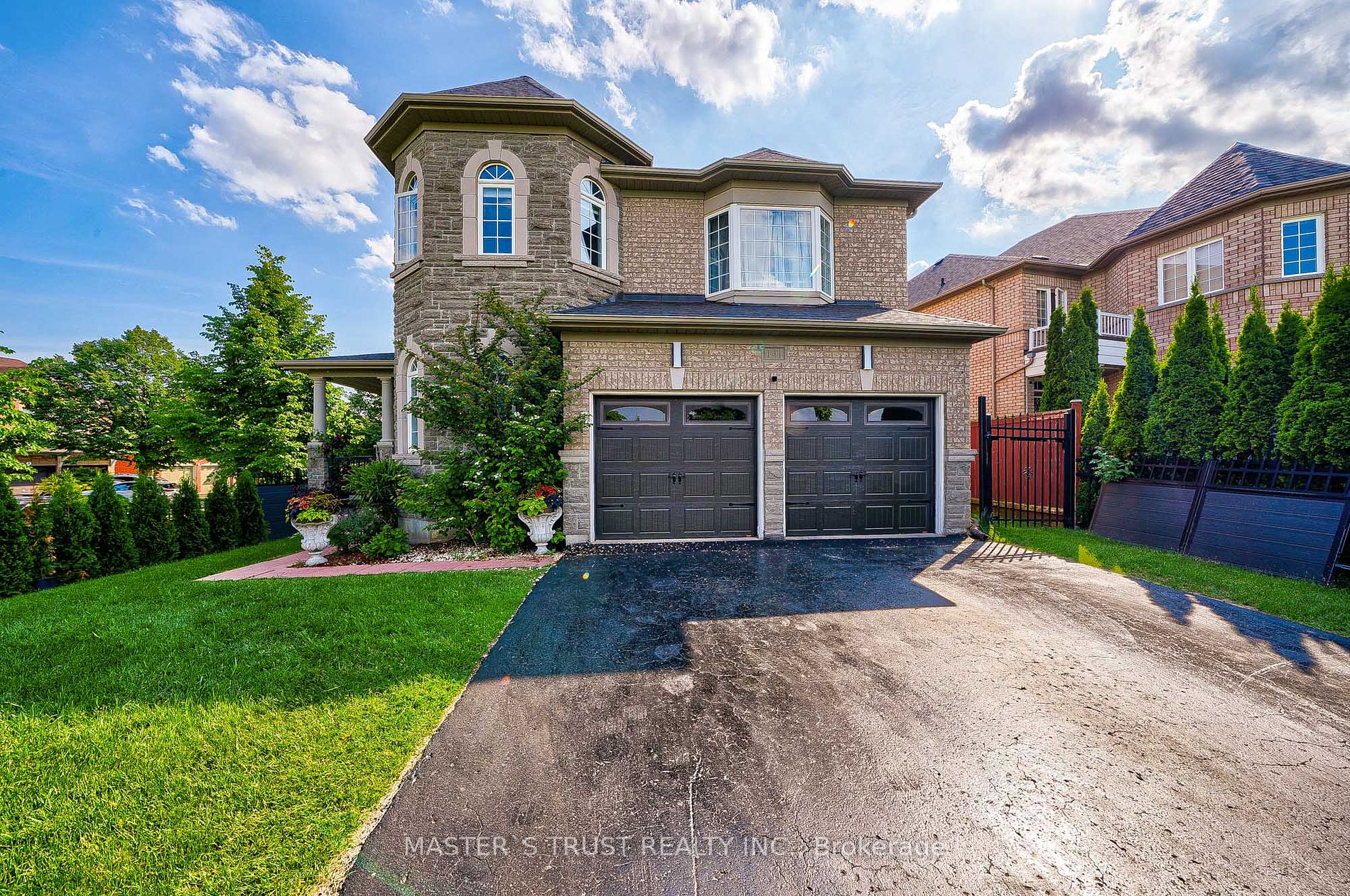 Detached house for sale at 141 Tower Hill Rd Richmond Hill Ontario