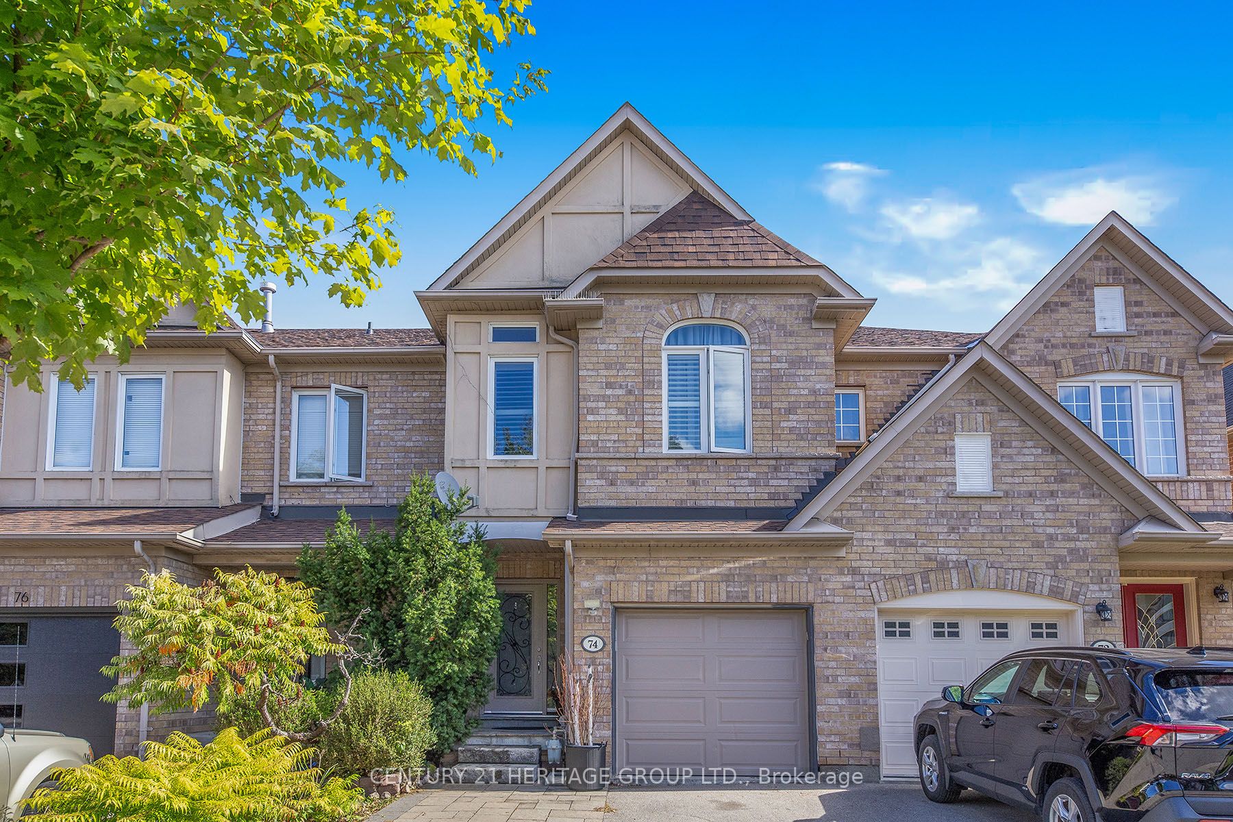 Att/Row/Twnhouse house for sale at 74 Lander Cres Vaughan Ontario