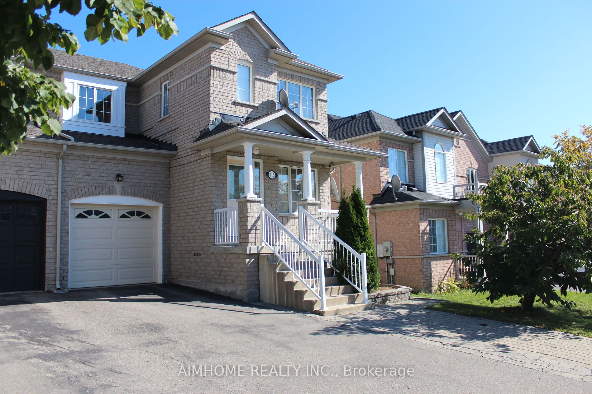 Semi-Detached house for sale at 315 Flagstone Way Newmarket Ontario