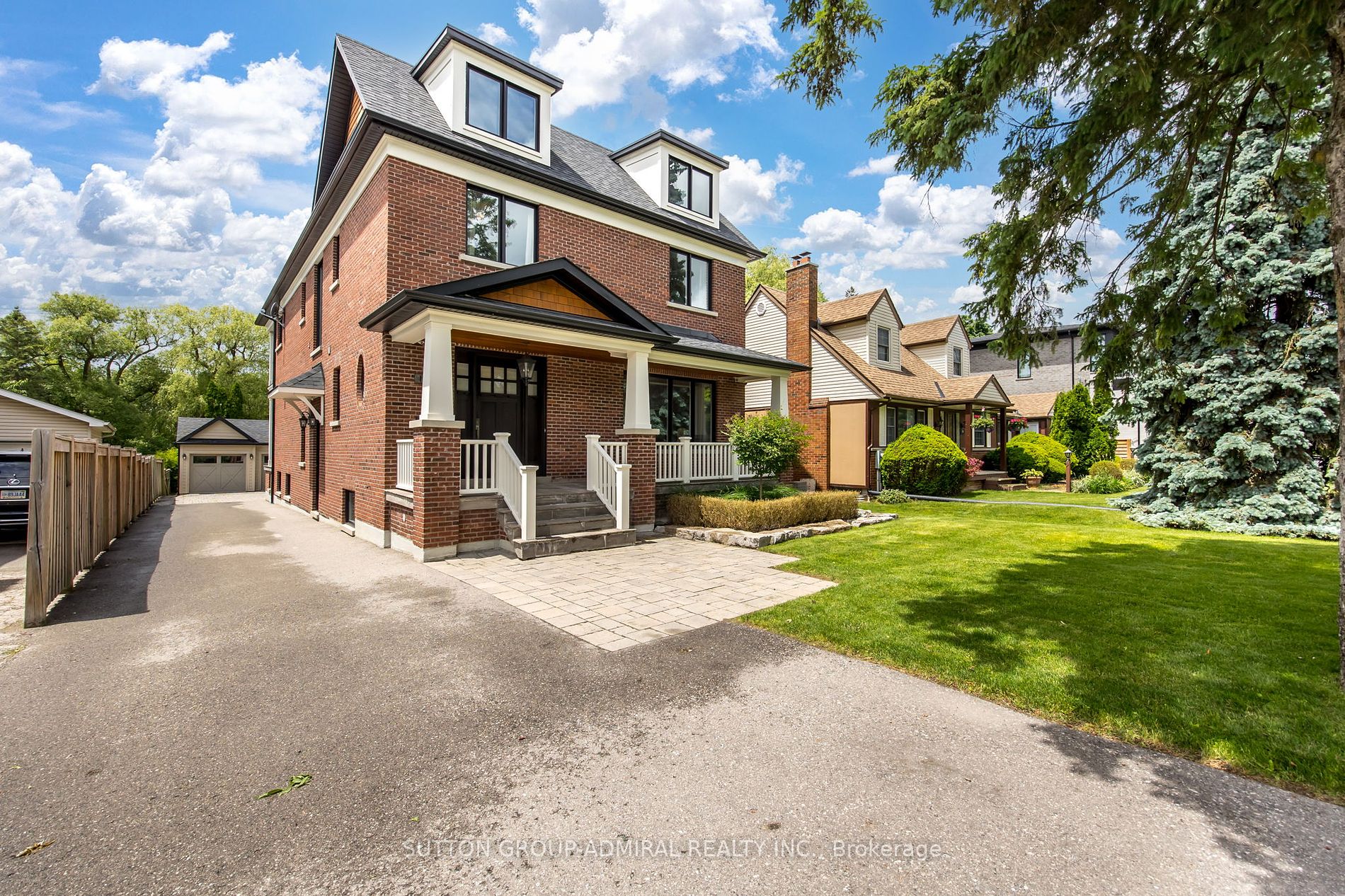 Detached house for sale at 114 Wood Lane Richmond Hill Ontario