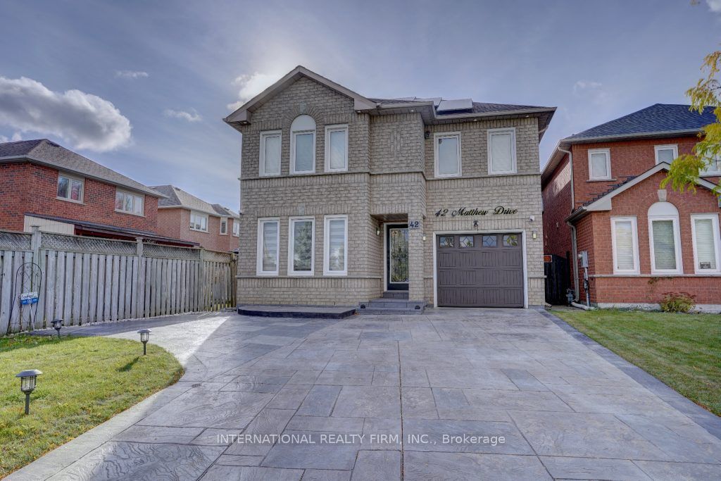 Detached house for sale at 42 Matthew Dr Vaughan Ontario