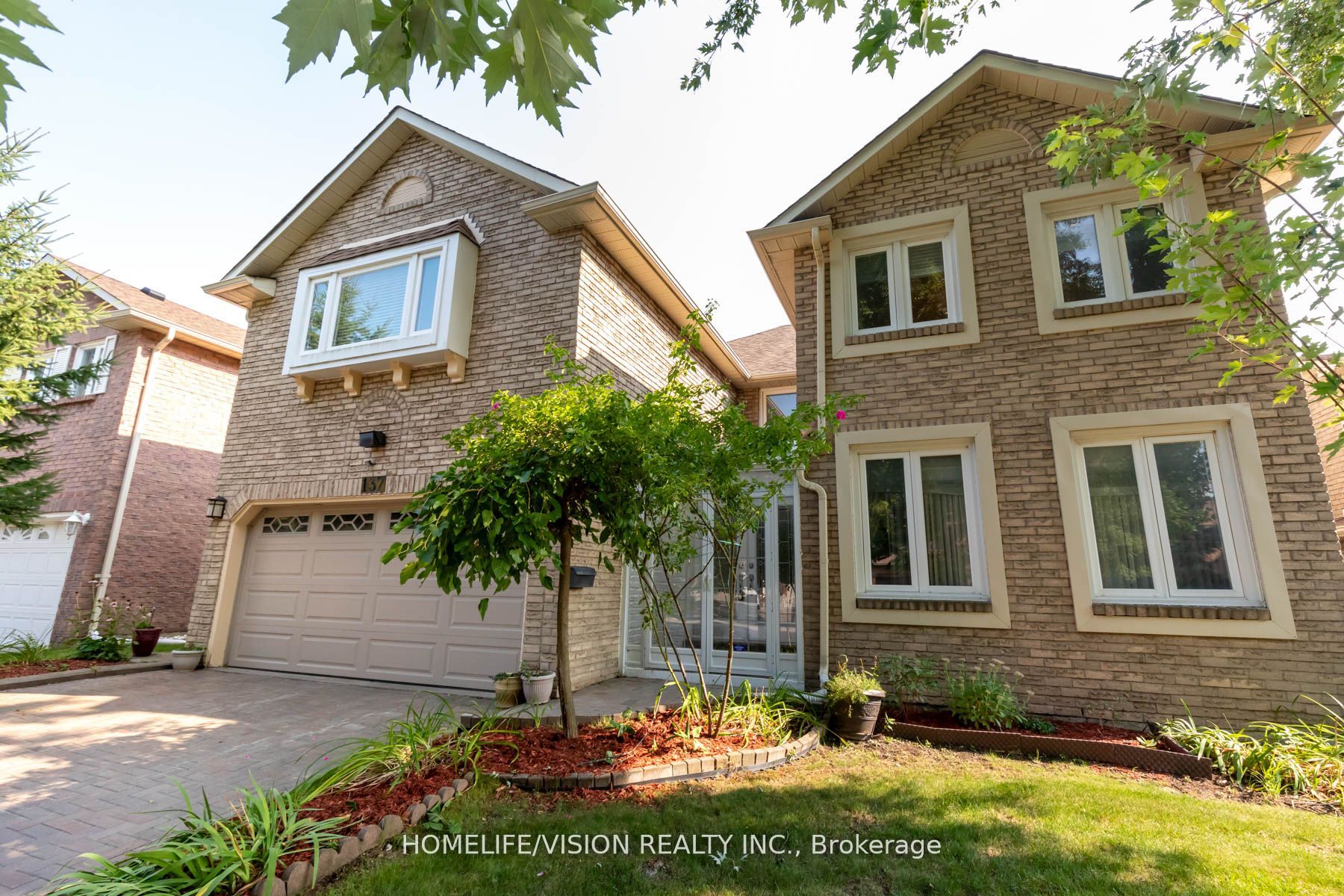 Detached house for sale at 137 Old Surrey Lane Richmond Hill Ontario