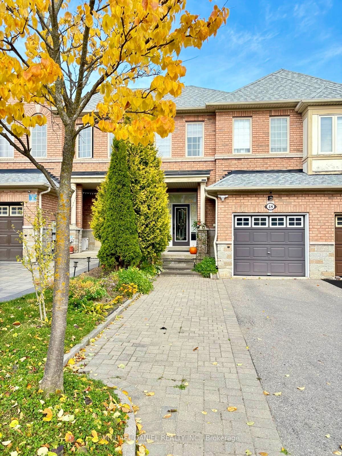 Att/Row/Twnhouse house for sale at 48 Whisperwood Rd Vaughan Ontario