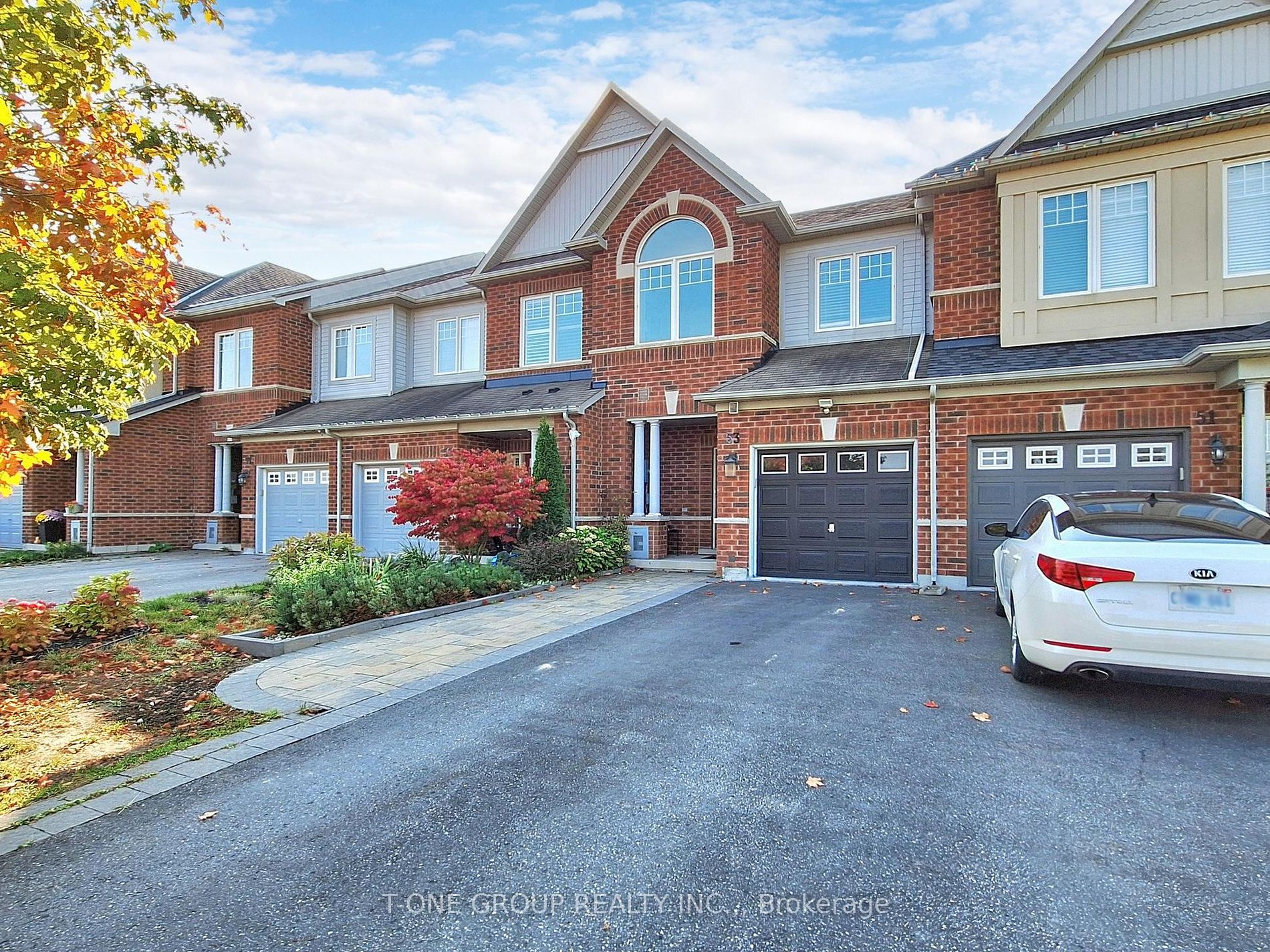 Att/Row/Twnhouse house for sale at 53 Courtland Cres East Gwillimbury Ontario