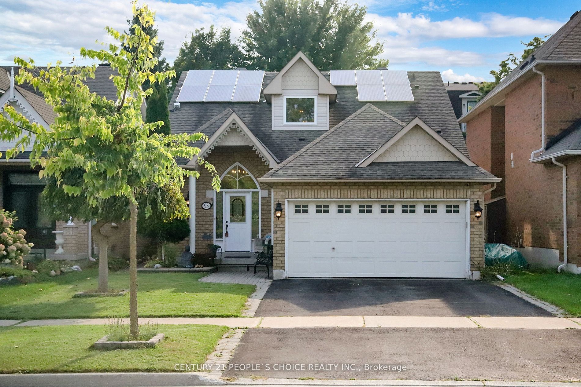 Detached house for sale at 95 Old Colony Rd Richmond Hill Ontario