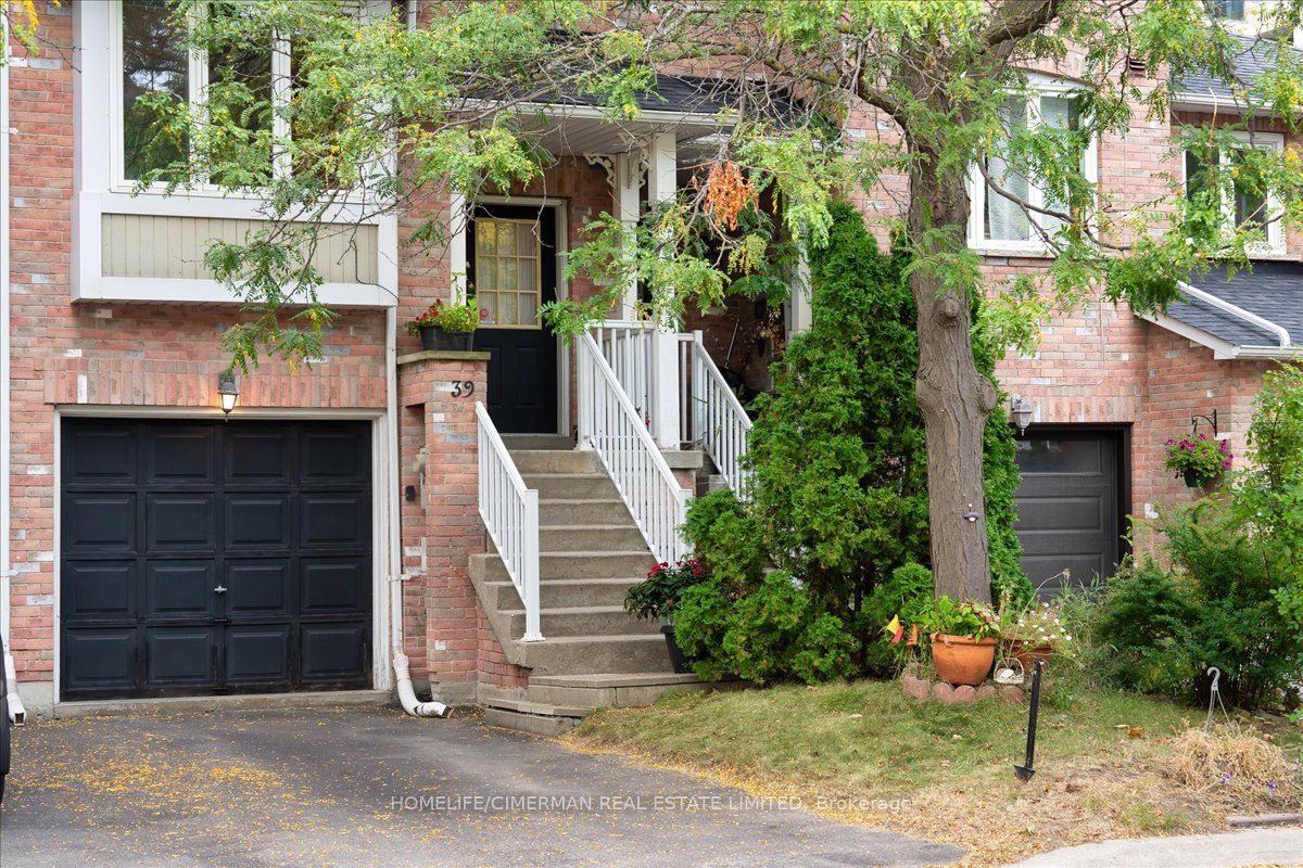 Att/Row/Twnhouse house for sale at 39 Vanity Cres Richmond Hill Ontario