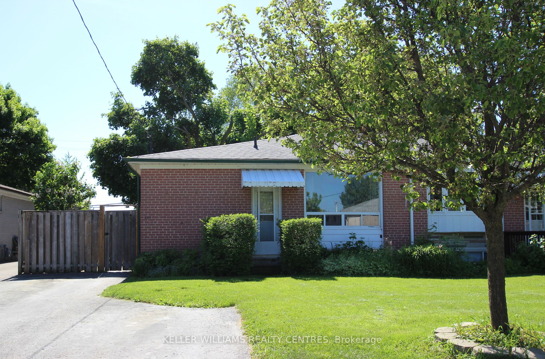 Semi-Detached house for sale at 224 Axminster Dr Richmond Hill Ontario