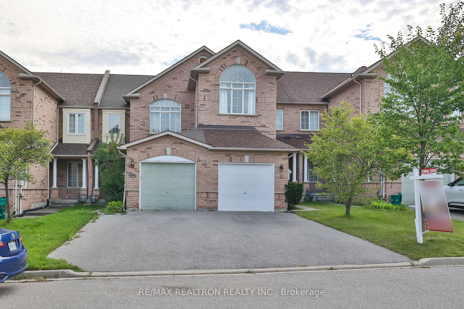 Att/Row/Twnhouse house for sale at 12 Debonair St Richmond Hill Ontario