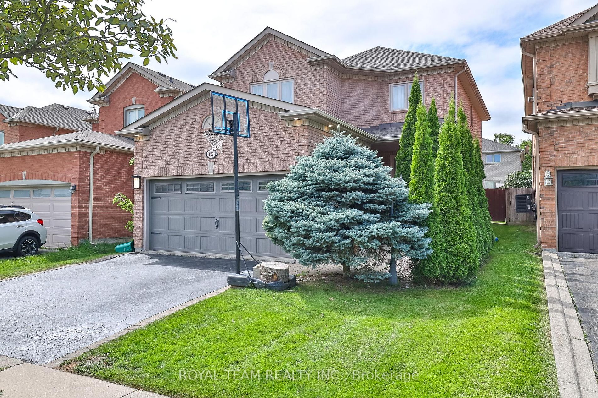 Detached house for sale at 122 Sweet Water Cres Richmond Hill Ontario