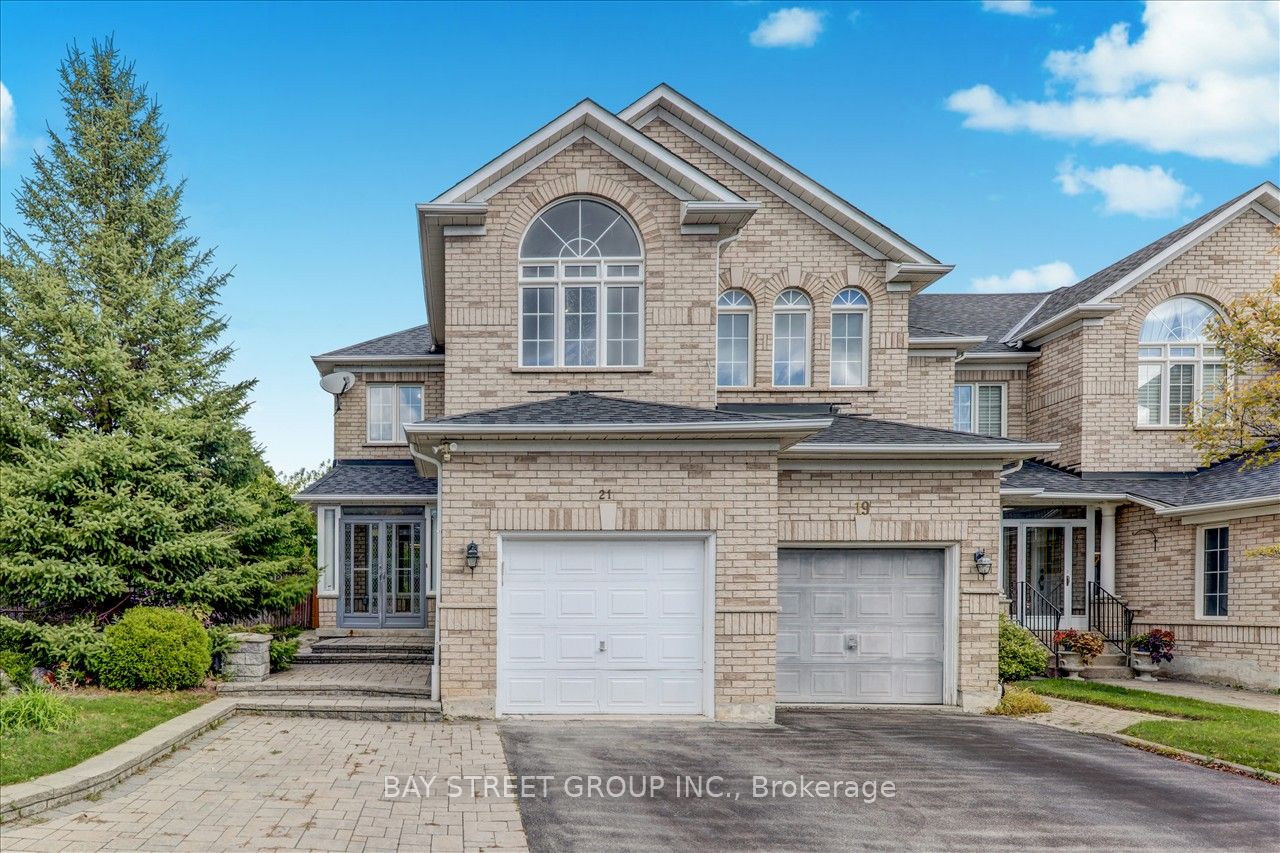 Att/Row/Twnhouse house for sale at 21 Debonair Dr Richmond Hill Ontario