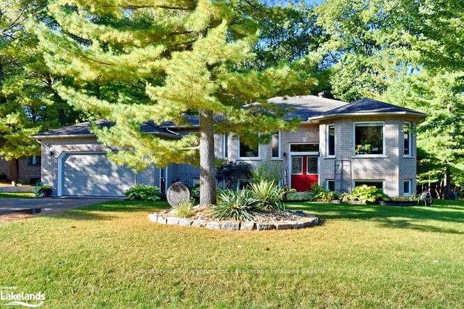 Detached house for sale at 4 PAULINE Pl Wasaga Beach Ontario