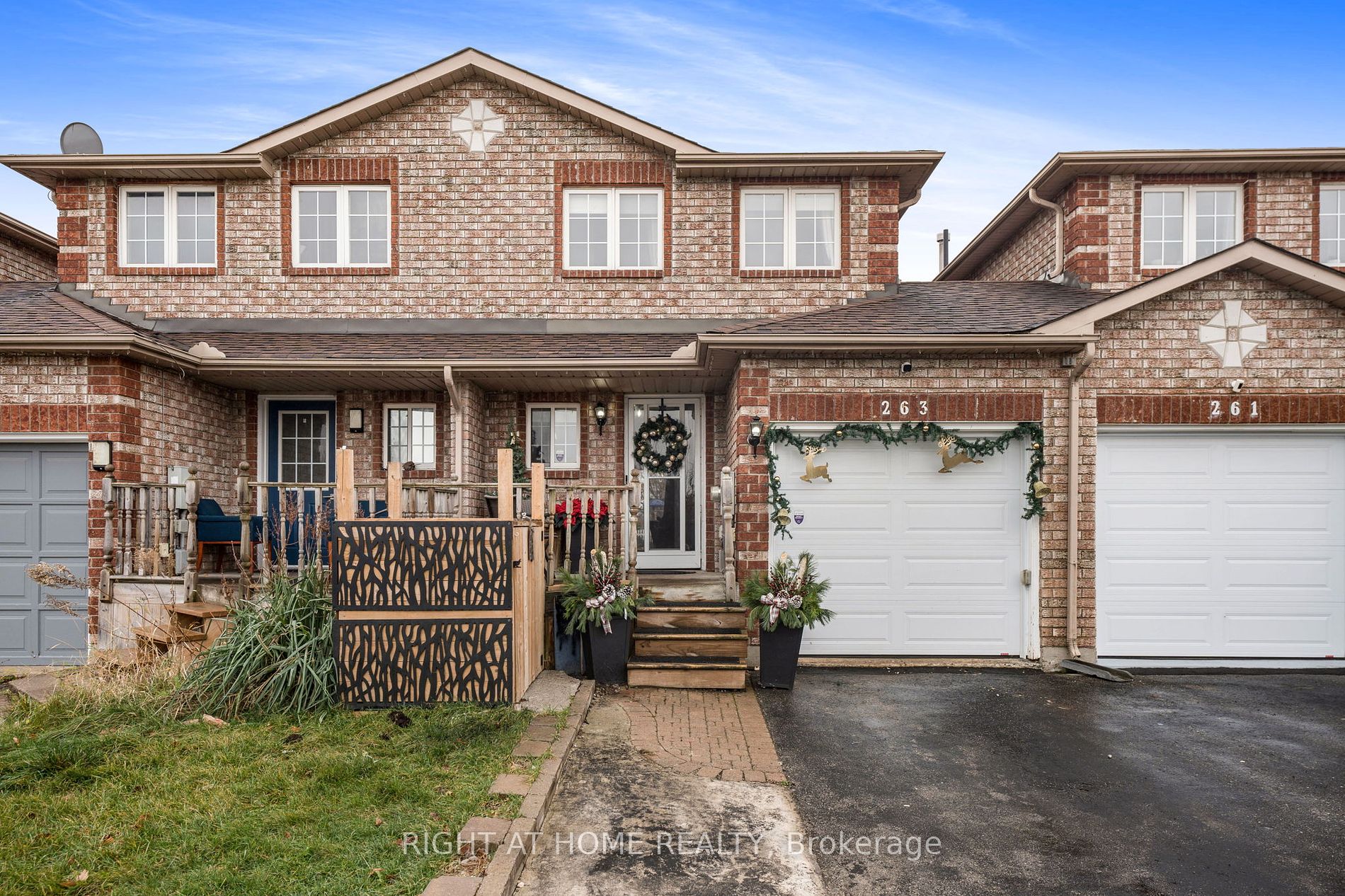 Att/Row/Twnhouse house for sale at 263 DUNSMORE Lane Barrie Ontario