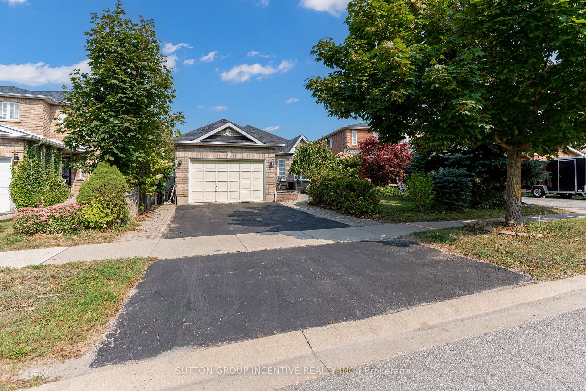 Detached house for sale at 19 Brown Wood Dr Barrie Ontario