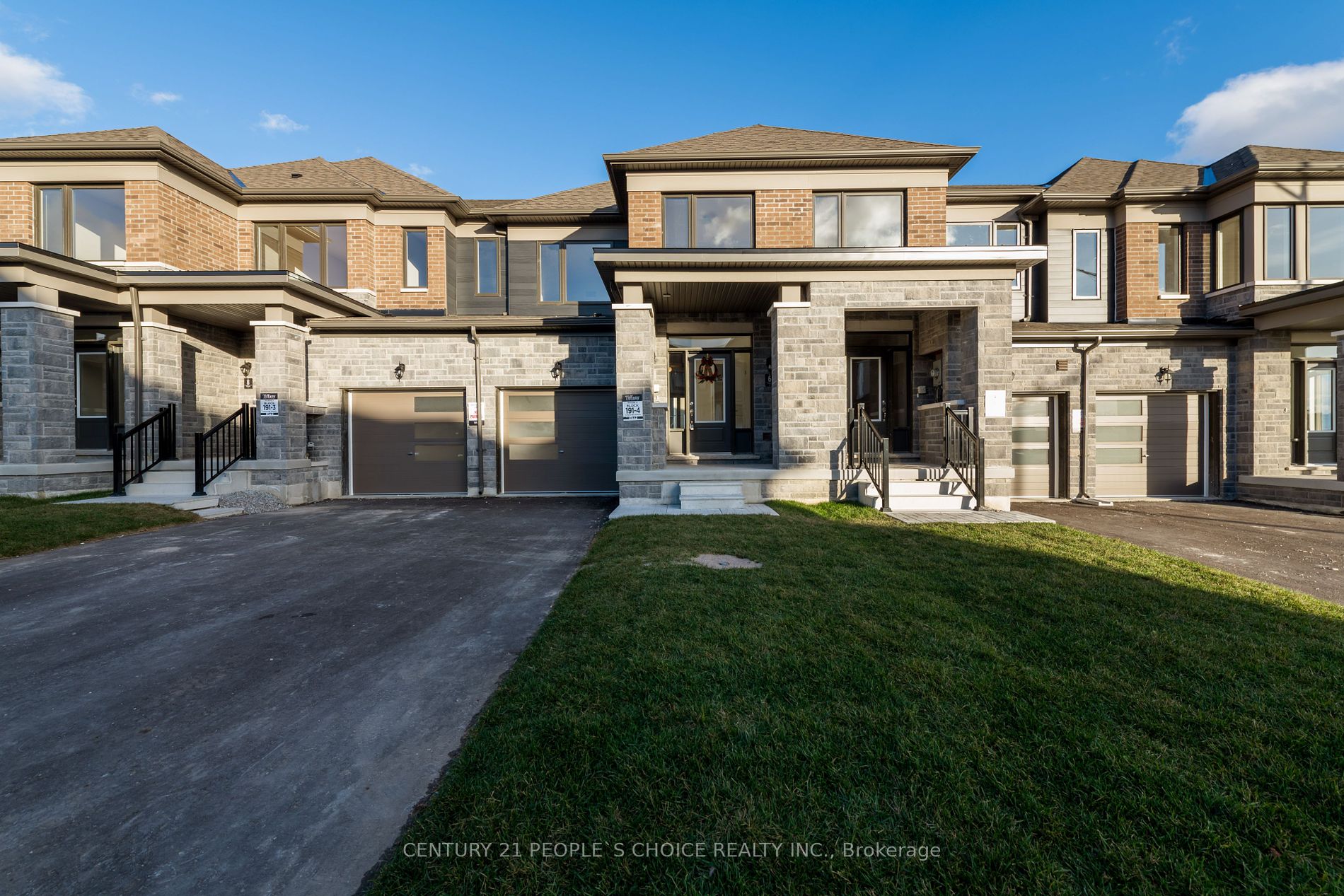 Att/Row/Twnhouse house for sale at 6 Prudhoe Terr Barrie Ontario