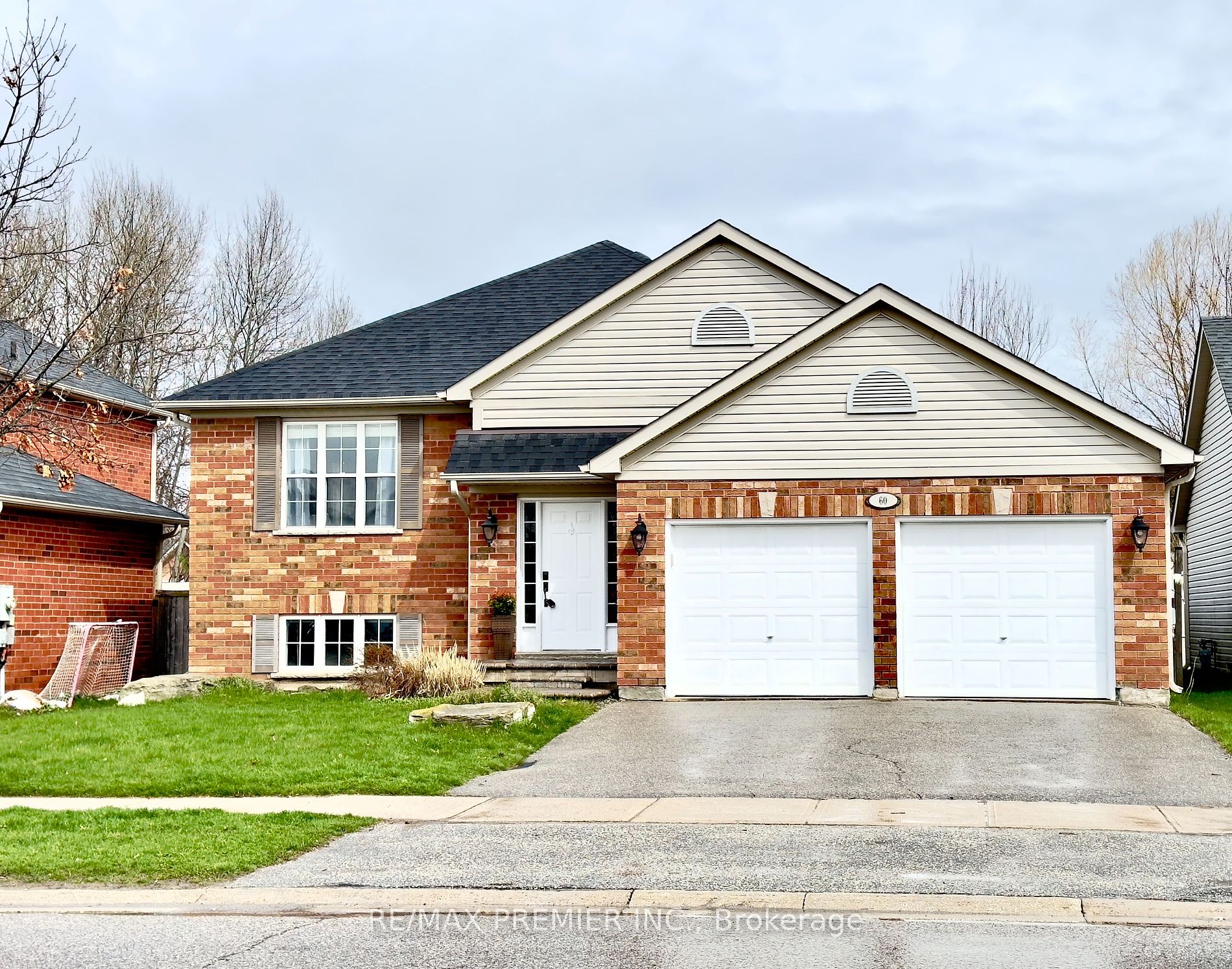 Detached house for sale at 60 Country Lane Barrie Ontario