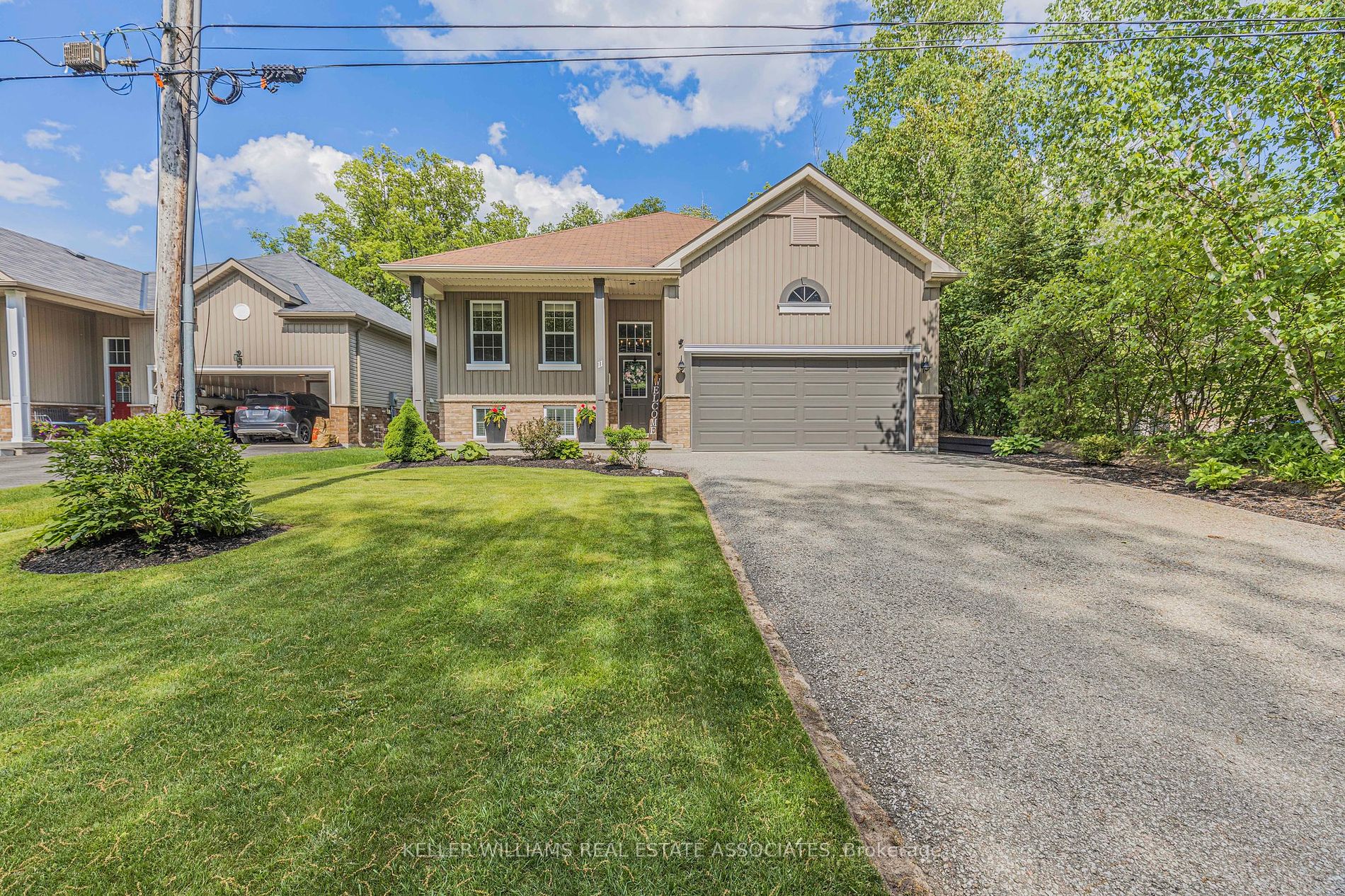 Detached house for sale at 11 55th St S Wasaga Beach Ontario