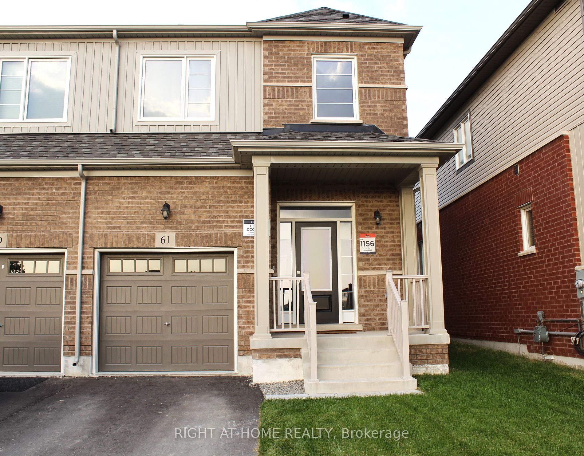 Att/Row/Twnhouse house for sale at 61 Greer St Barrie Ontario
