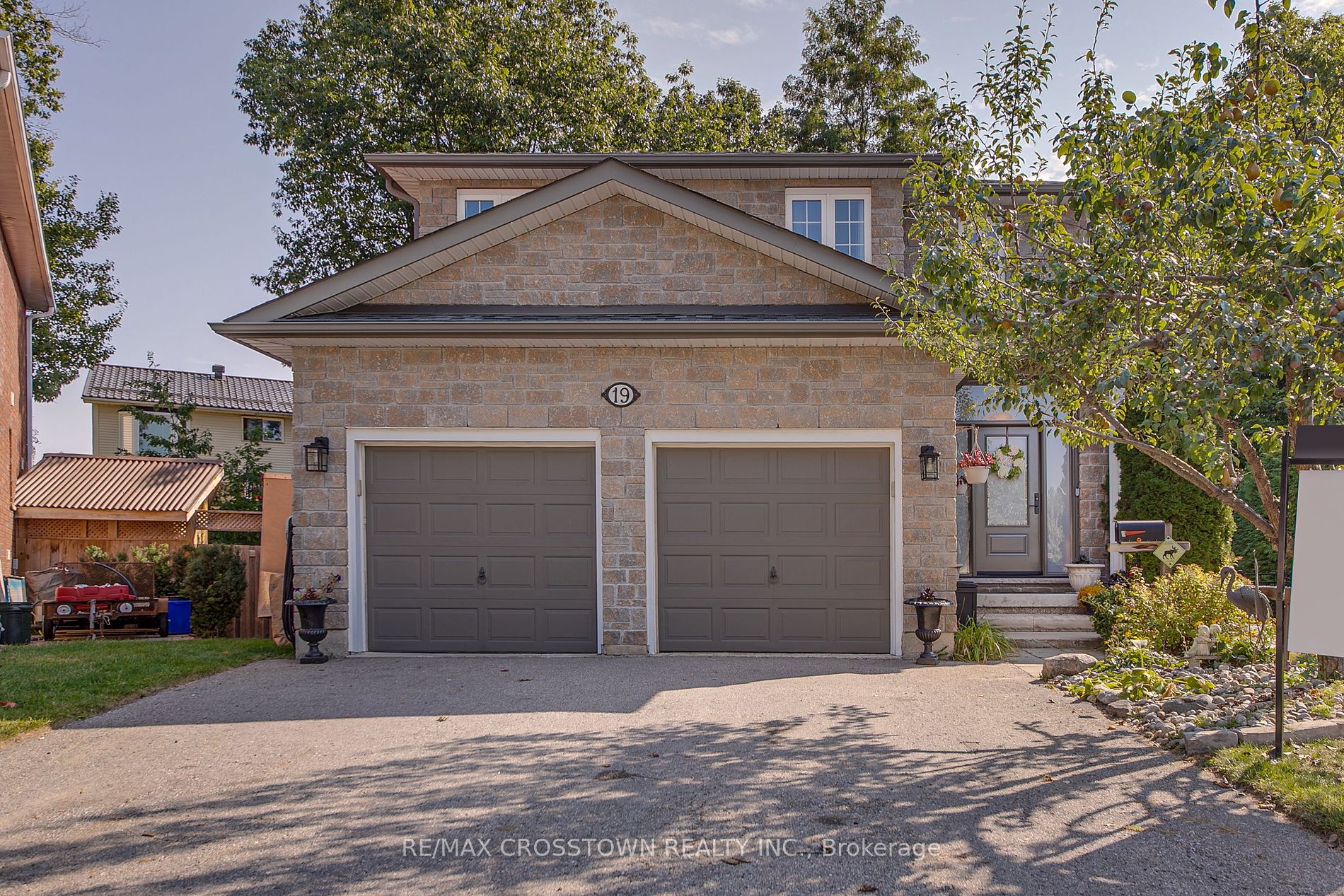 Detached house for sale at 19 McCarthy Crt Barrie Ontario