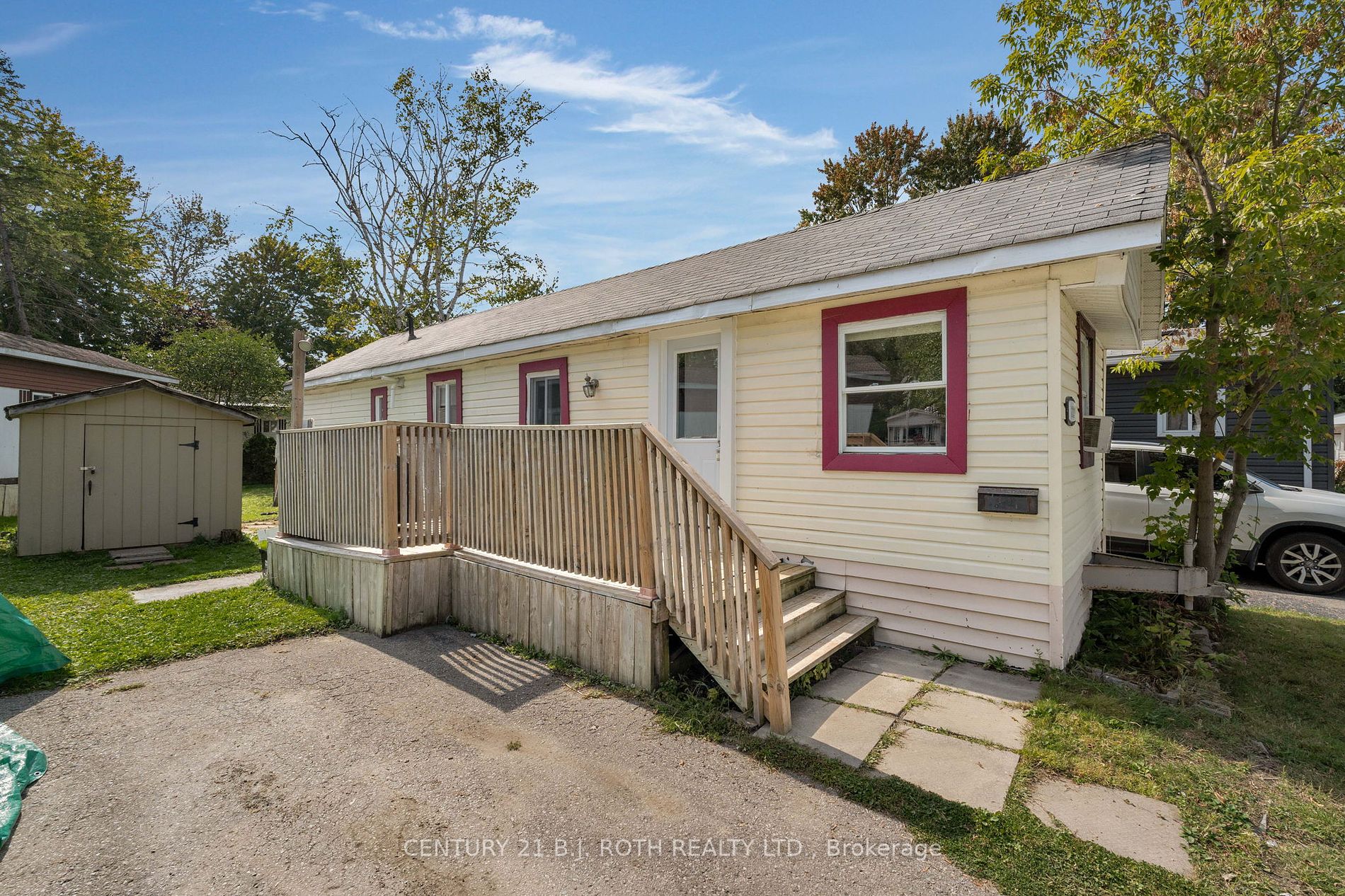 Mobile/Trailer house for sale at 580 West St S Orillia Ontario