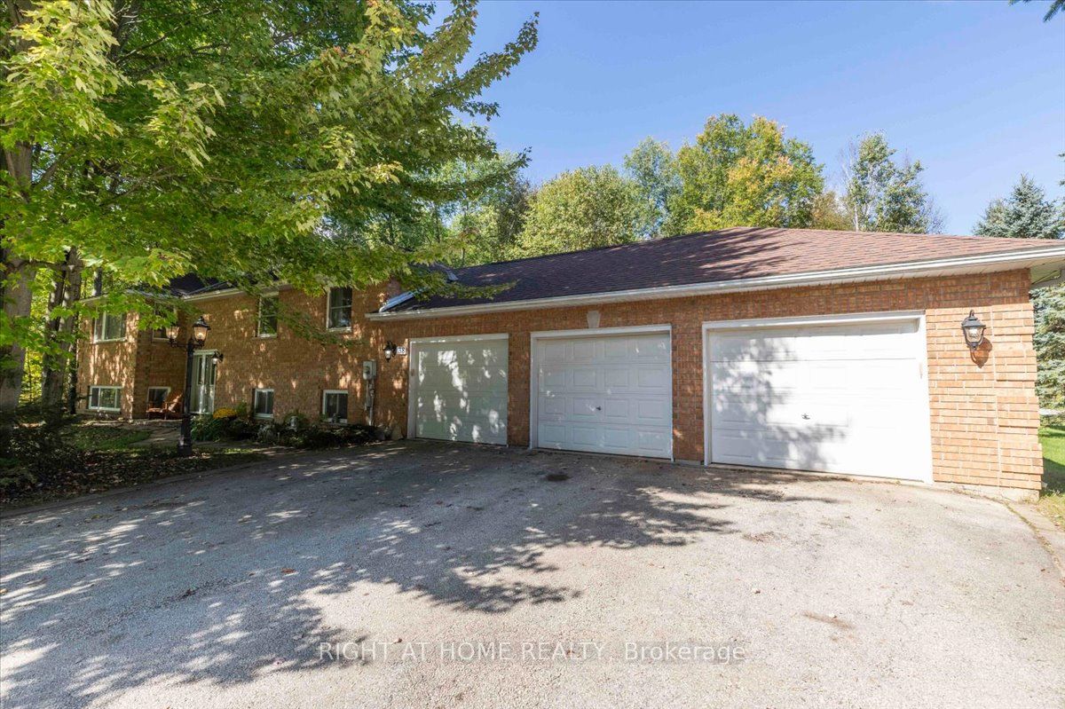 Detached house for sale at 38 Lamers Rd Clearview Ontario