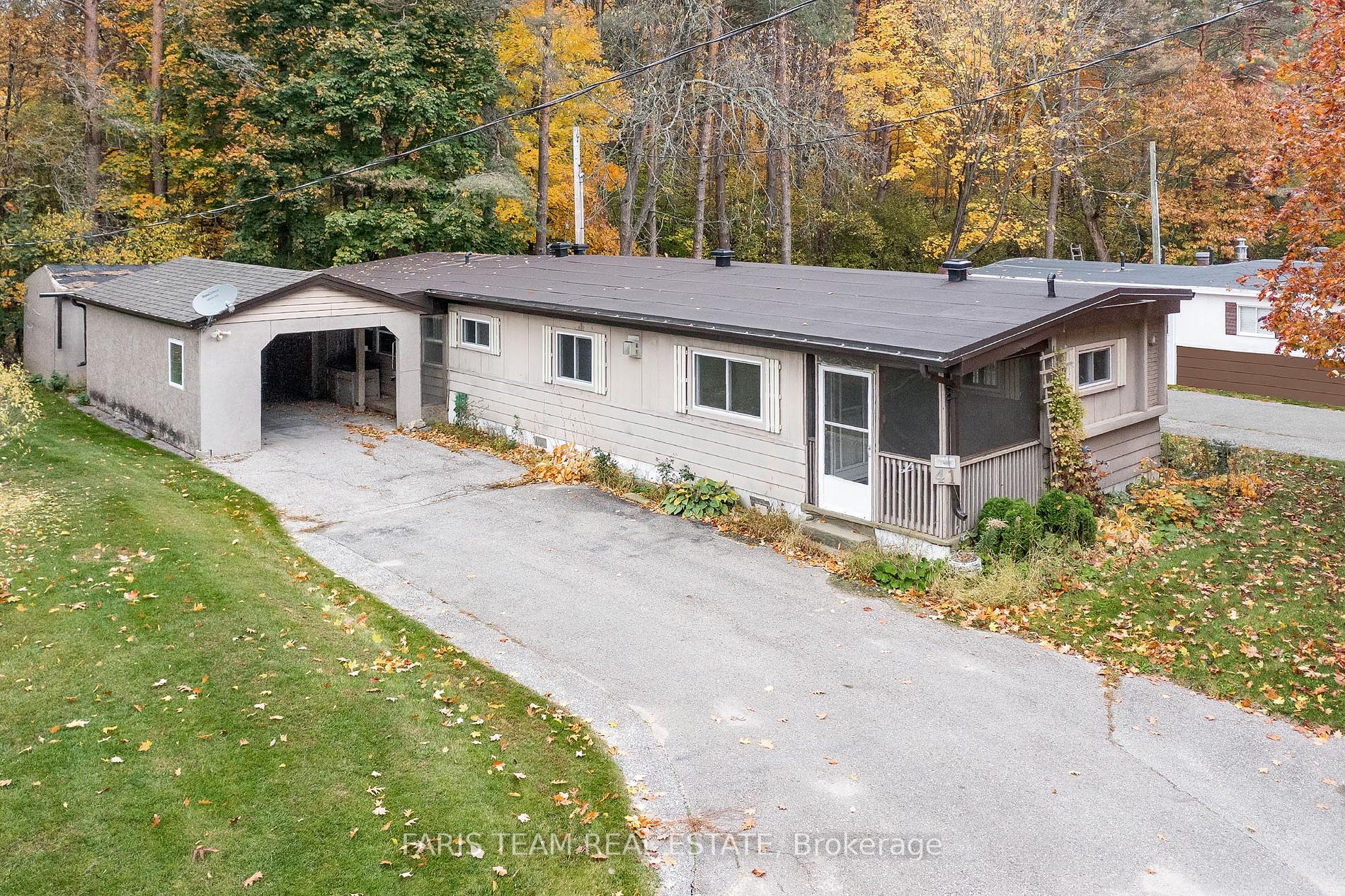 Mobile/Trailer house for sale at 525 Midland Point Rd Midland Ontario