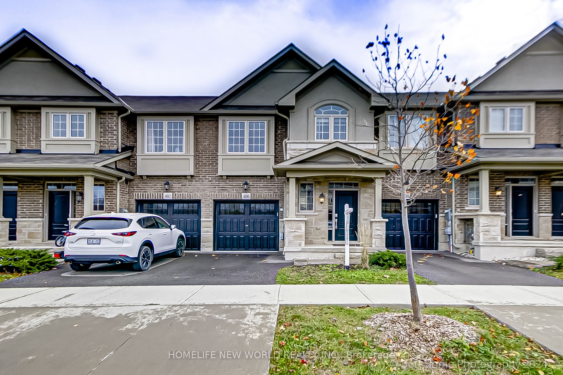 Att/Row/Twnhouse house for sale at 400 Threshing Mill Blvd Oakville Ontario