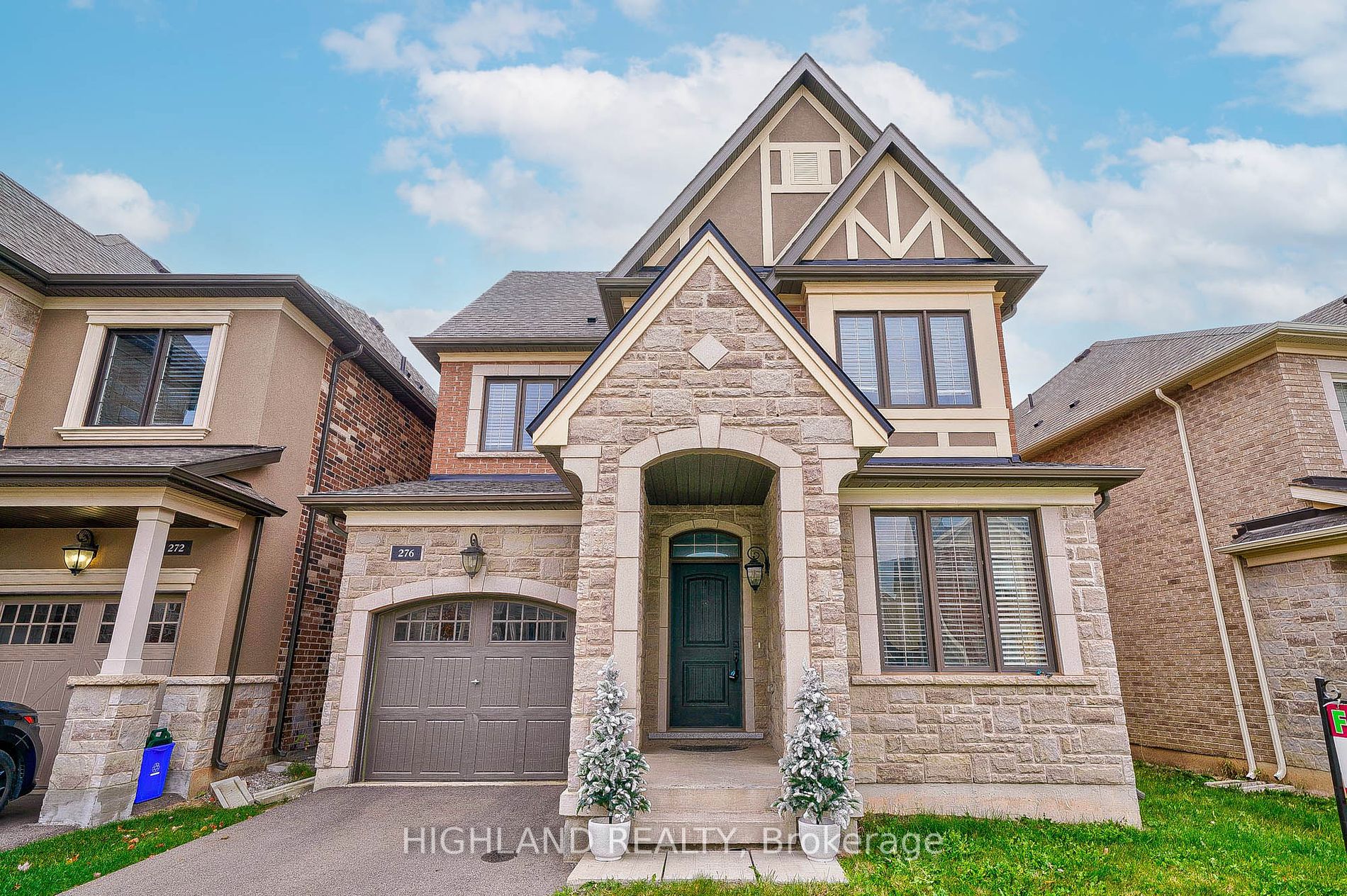 Detached house for sale at 276 Harold Dent Tr Oakville Ontario