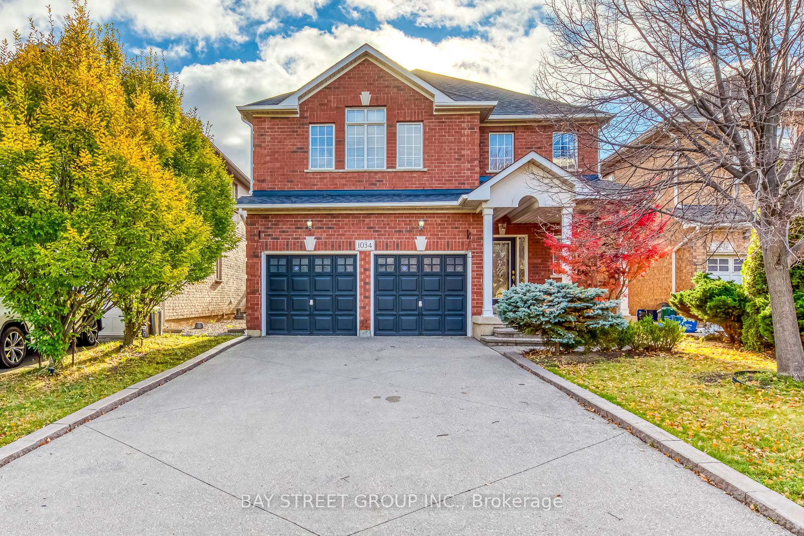 Detached house for sale at 1034 Agram Dr Oakville Ontario