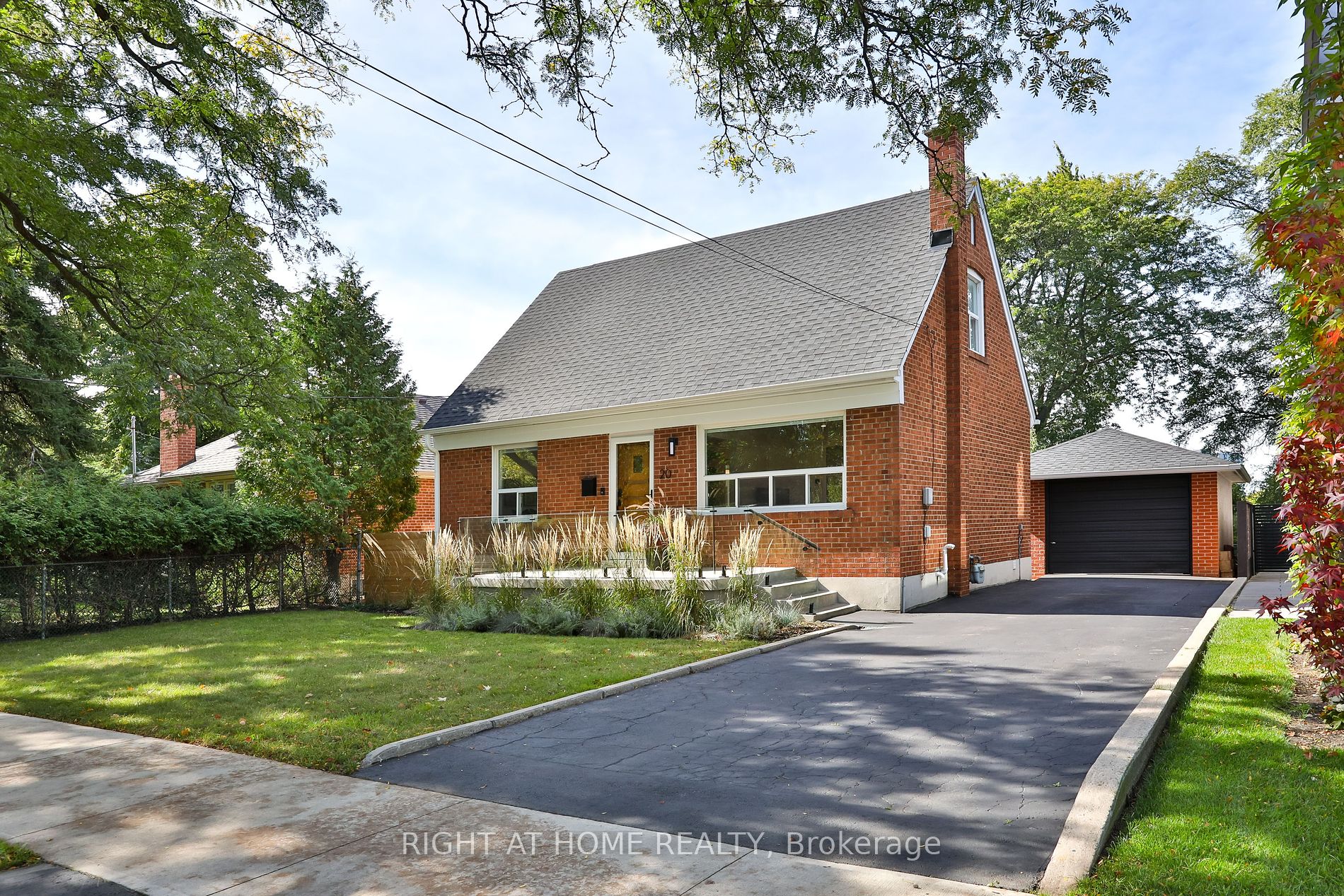 Detached house for sale at 20 Amesbury Dr Toronto Ontario