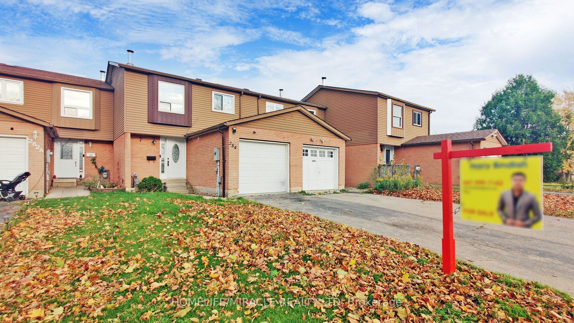 Att/Row/Twnhouse house for sale at 284 Royal Salisbury Way Brampton Ontario