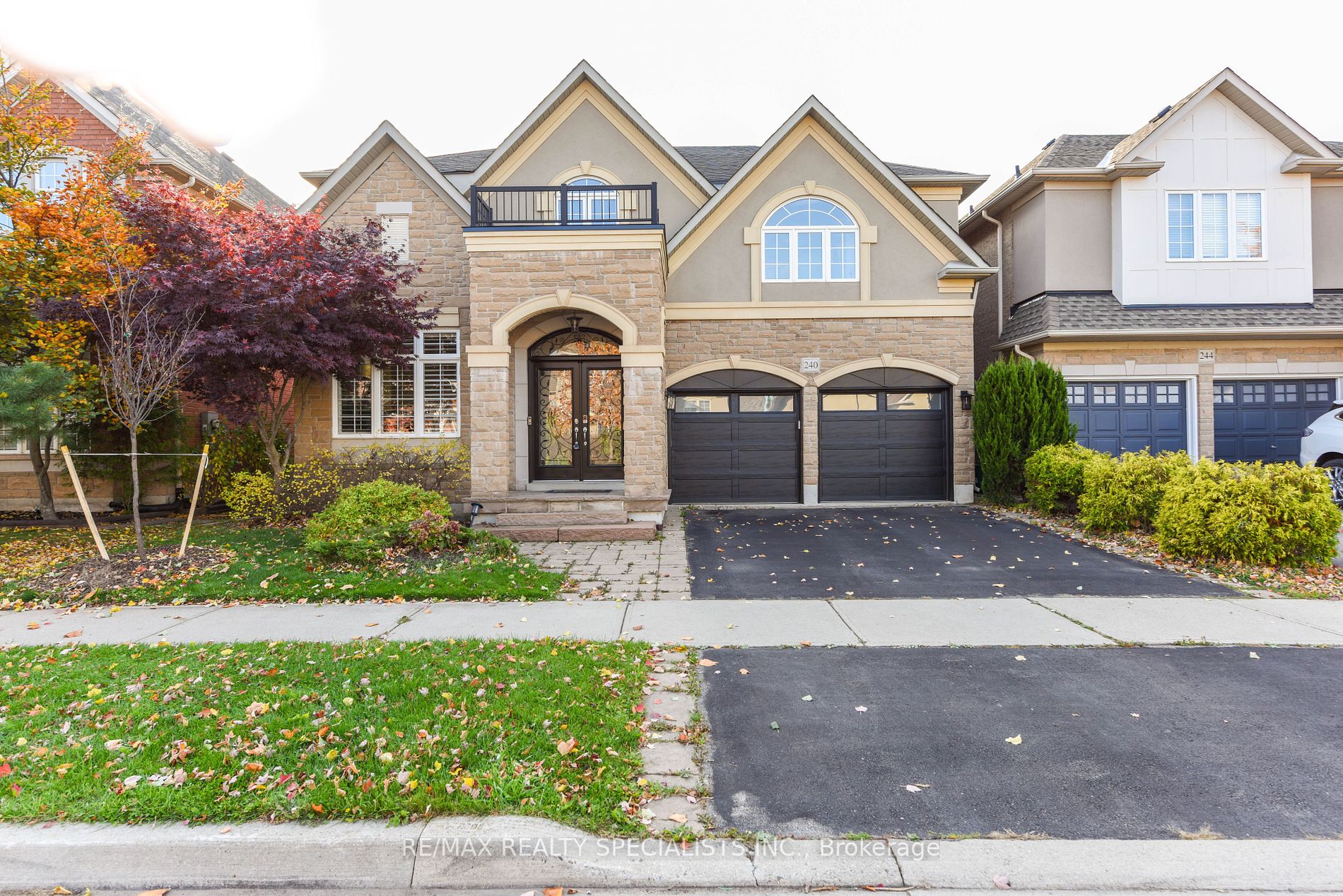 Detached house for sale at 240 Butterfly Lane Oakville Ontario