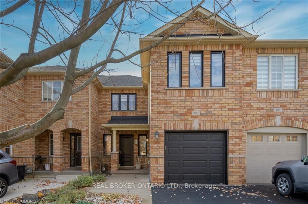 Att/Row/Twnhouse house for sale at 2493 Newcastle Cres Oakville Ontario