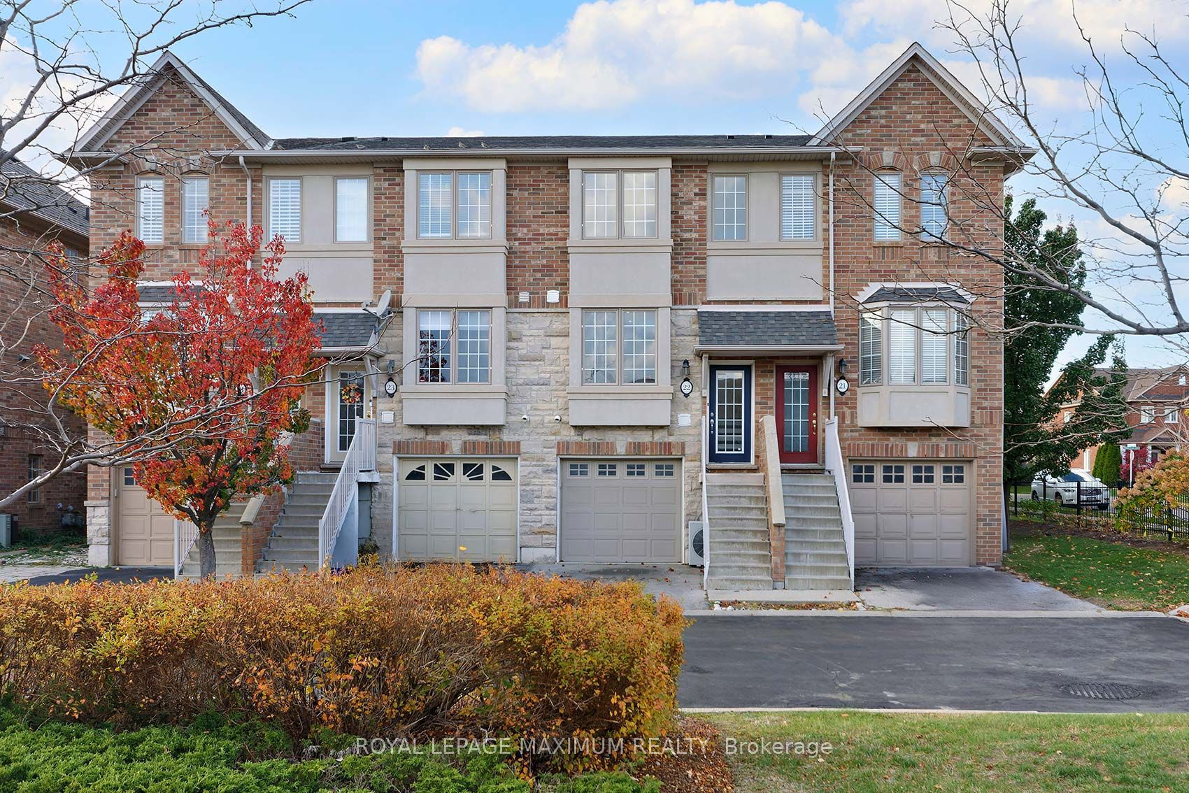 Att/Row/Twnhouse house for sale at 435 English Rose Lane Oakville Ontario