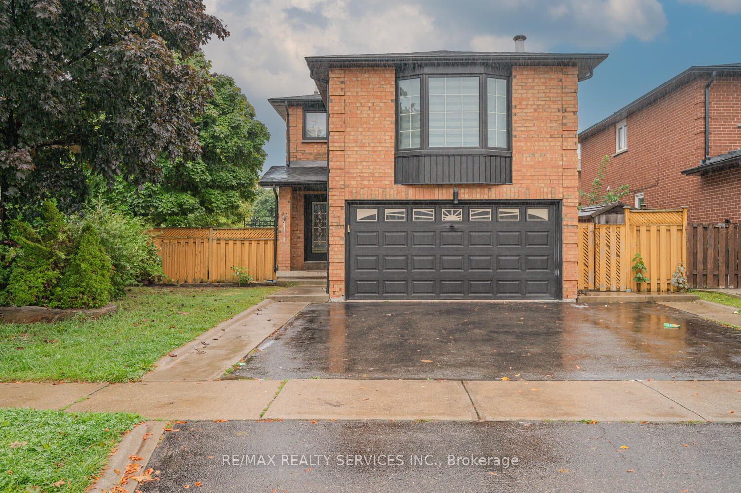 Detached house for sale at 41 Cashel St Brampton Ontario