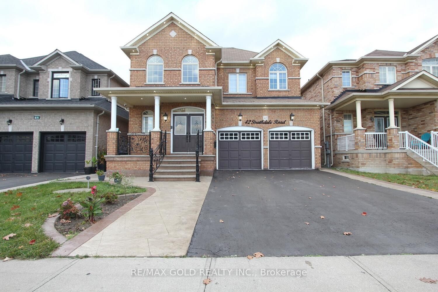 Detached house for sale at 42 Strathdale Rd Brampton Ontario