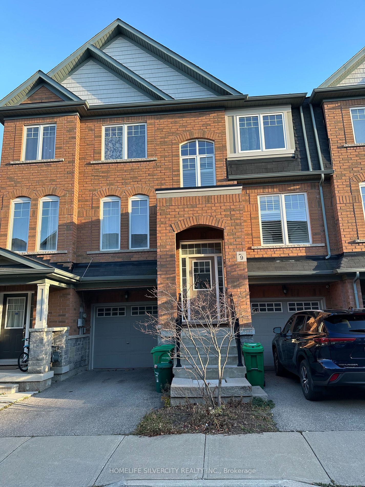 Att/Row/Twnhouse house for sale at 9 Magdalene Cres Brampton Ontario