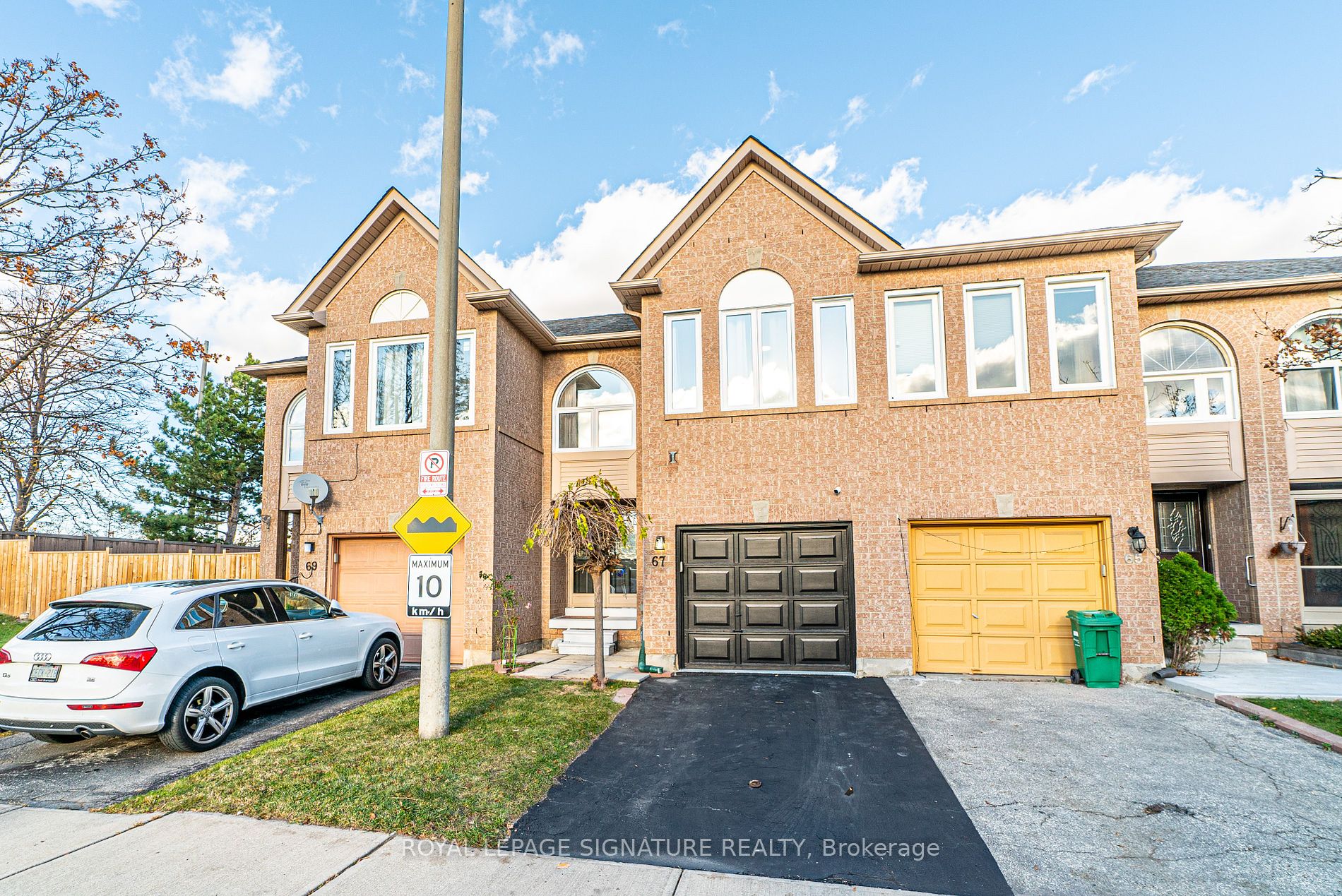 Att/Row/Twnhouse house for sale at 67 Goldenlight Circ Brampton Ontario