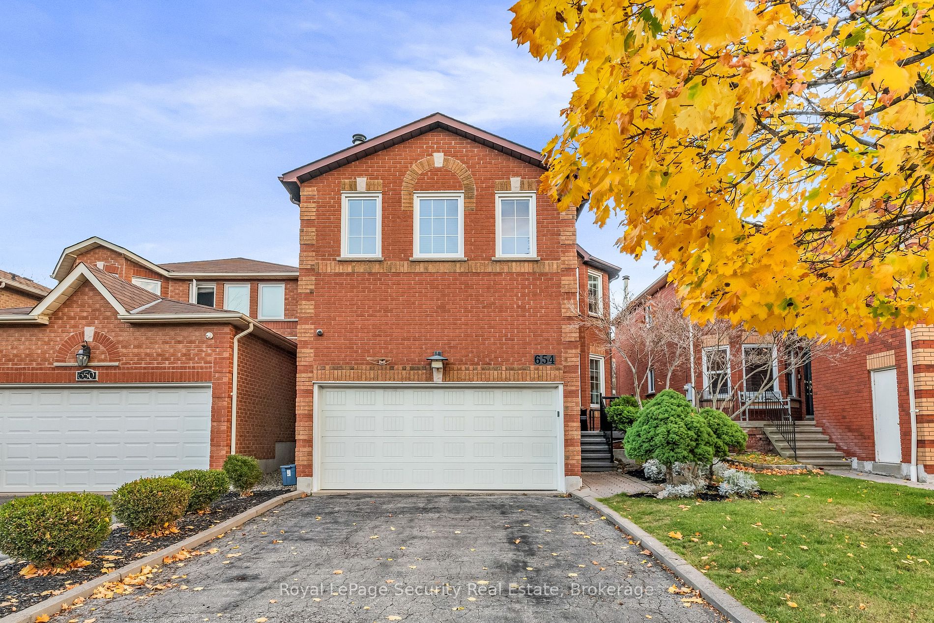 Detached house for sale at 654 Ashprior Ave Mississauga Ontario