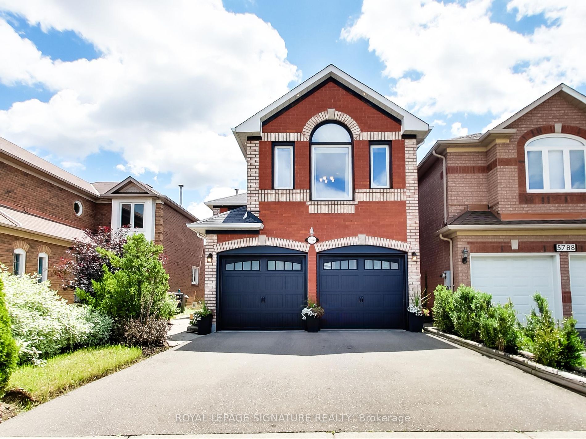 Detached house for sale at 5786 Mersey St Mississauga Ontario