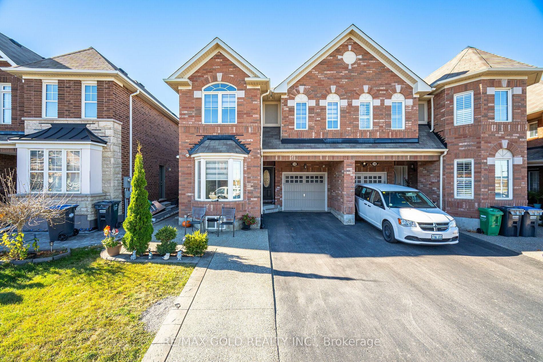 Semi-Detached house for sale at 12 Apple Valley Way Brampton Ontario